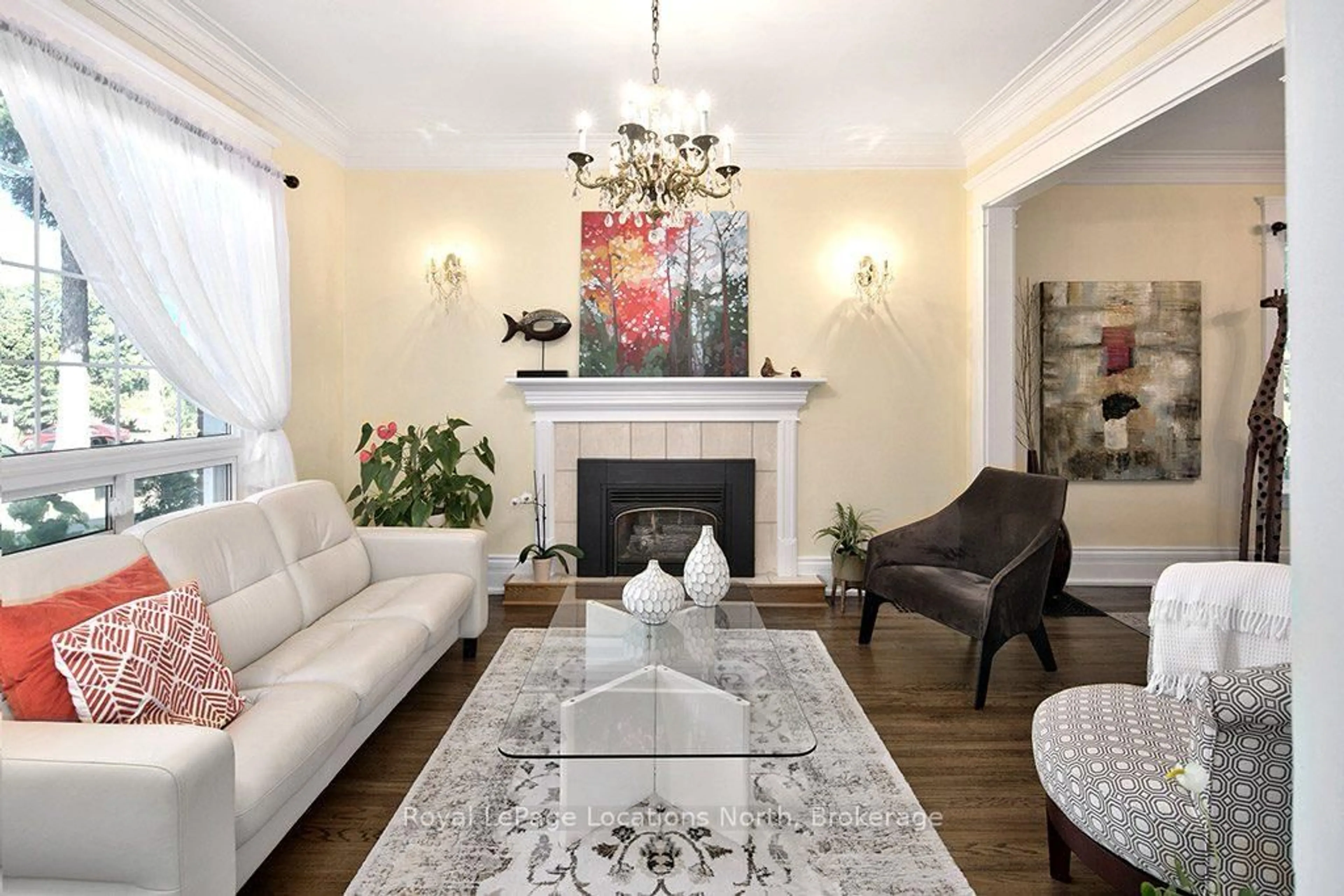 Living room with furniture, unknown for 91 BRIDGE St, Meaford Ontario N4L 1B8