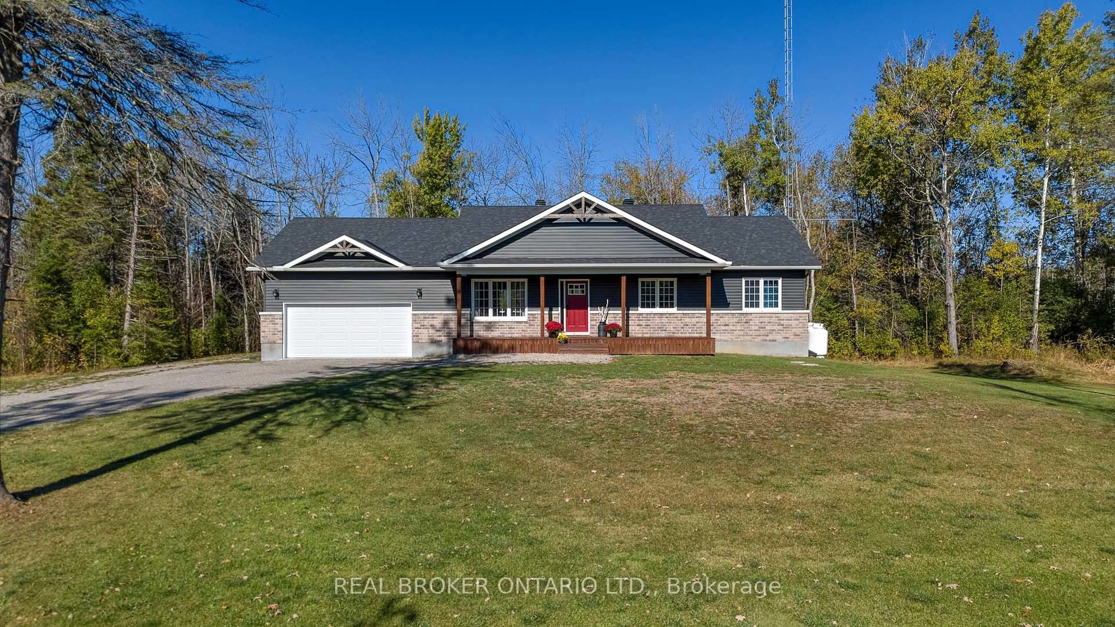 A pic from outside/outdoor area/front of a property/back of a property/a pic from drone, street for 3126 Trillium Way, Perth Ontario K7H 3C3