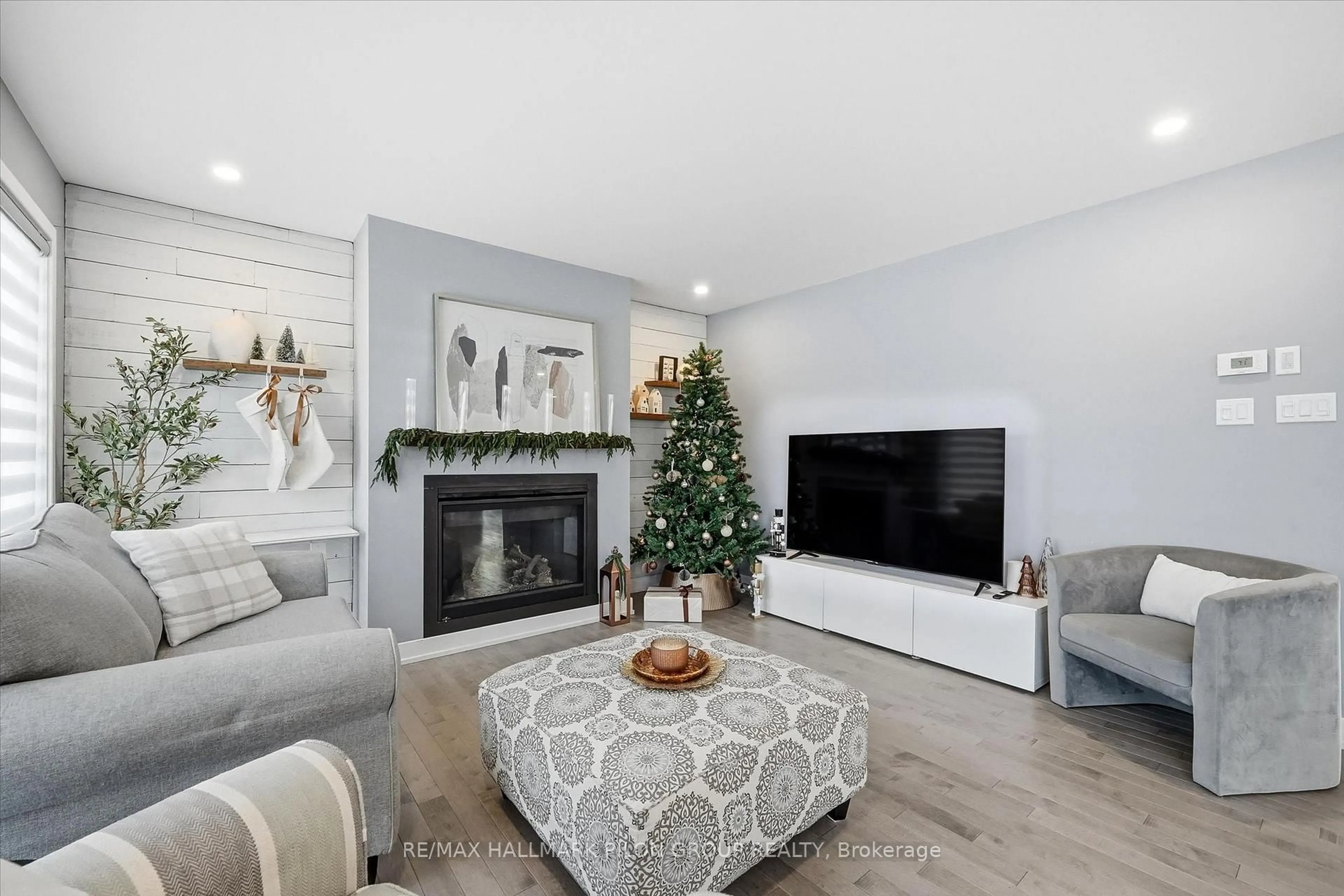 Living room with furniture, unknown for 313 Nature St, Casselman Ontario K0A 1M0