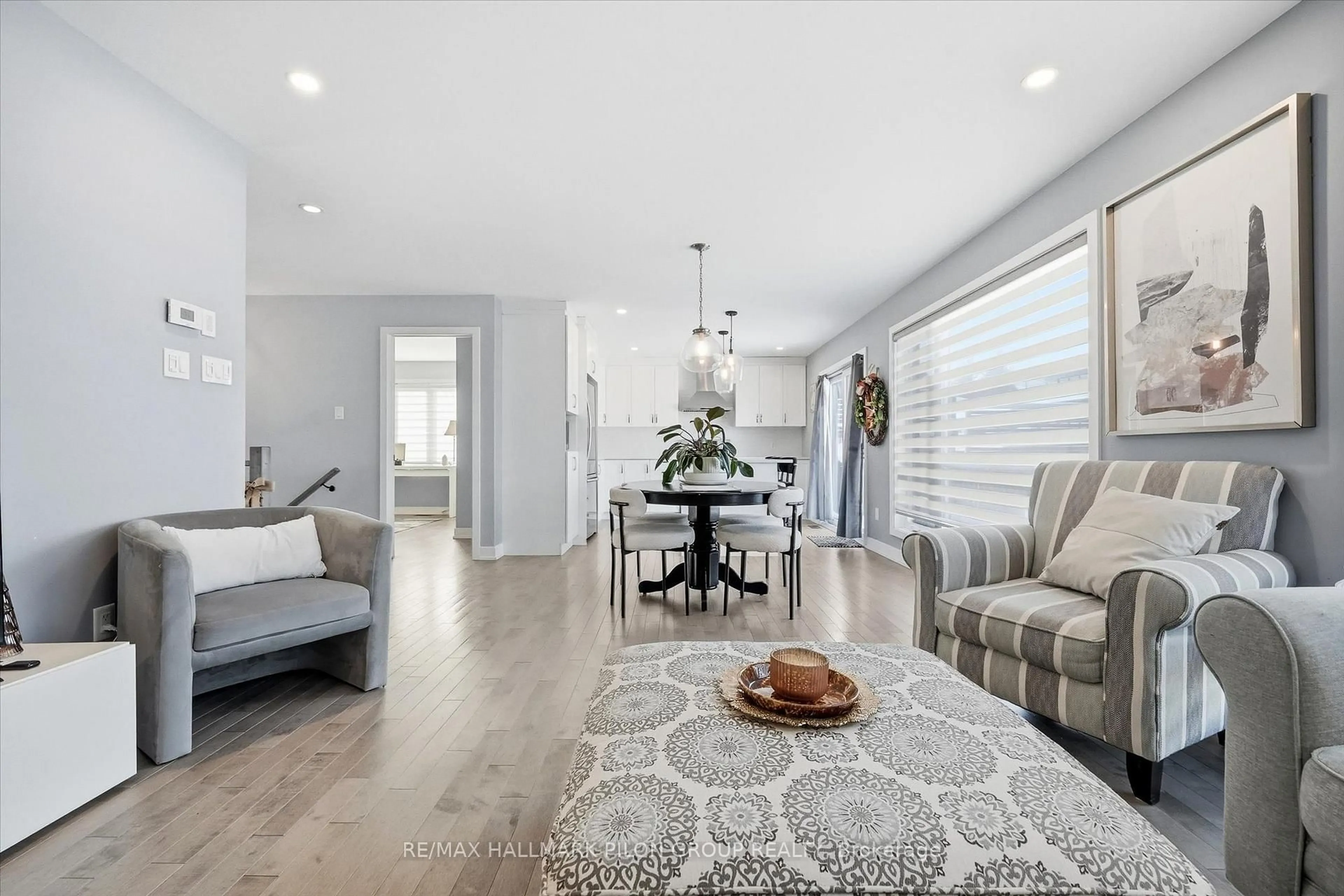 Living room with furniture, unknown for 313 Nature St, Casselman Ontario K0A 1M0