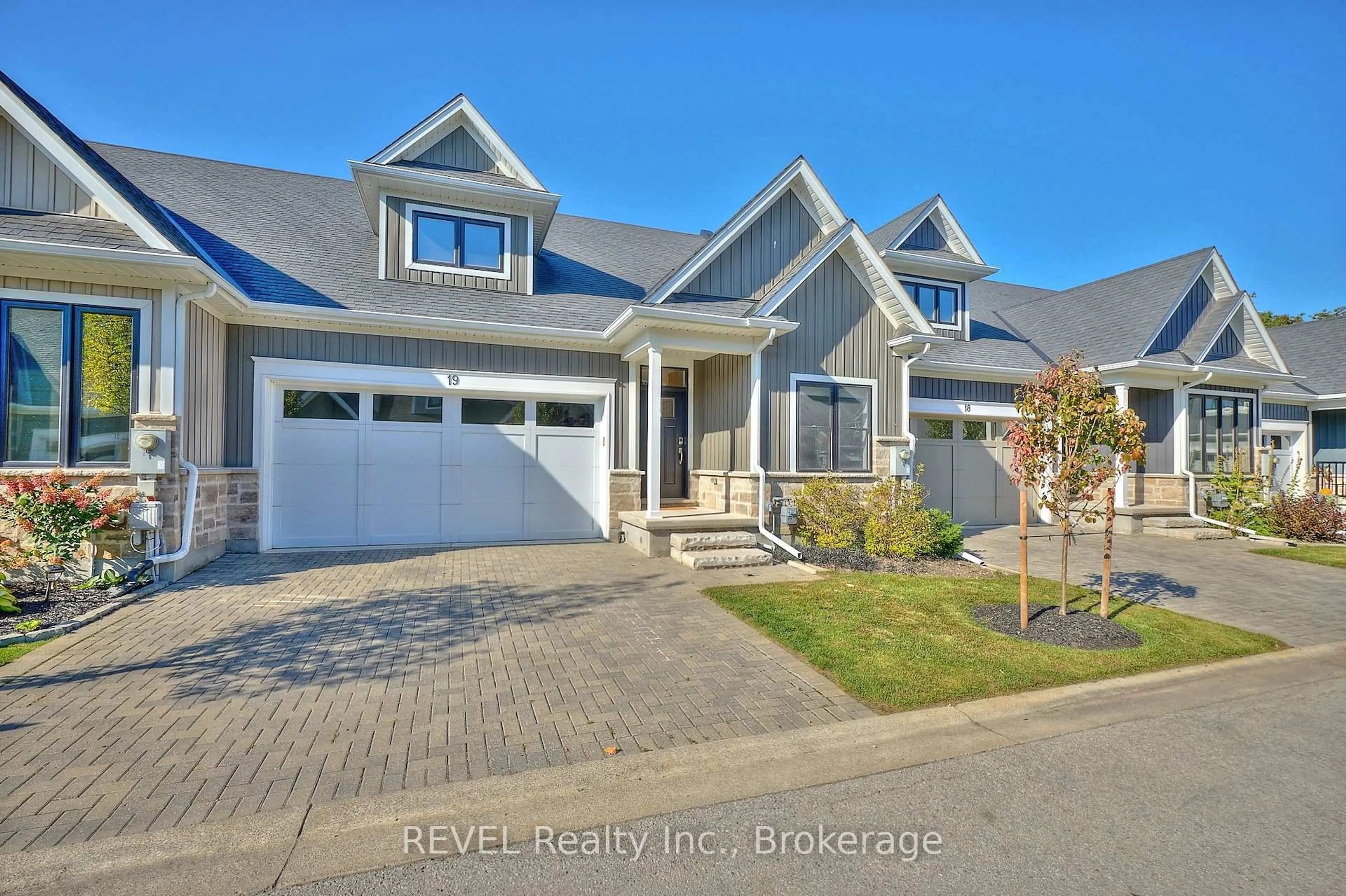 Home with brick exterior material, street for 9245 Shoveller Dr #19, Niagara Falls Ontario L2H 0M4