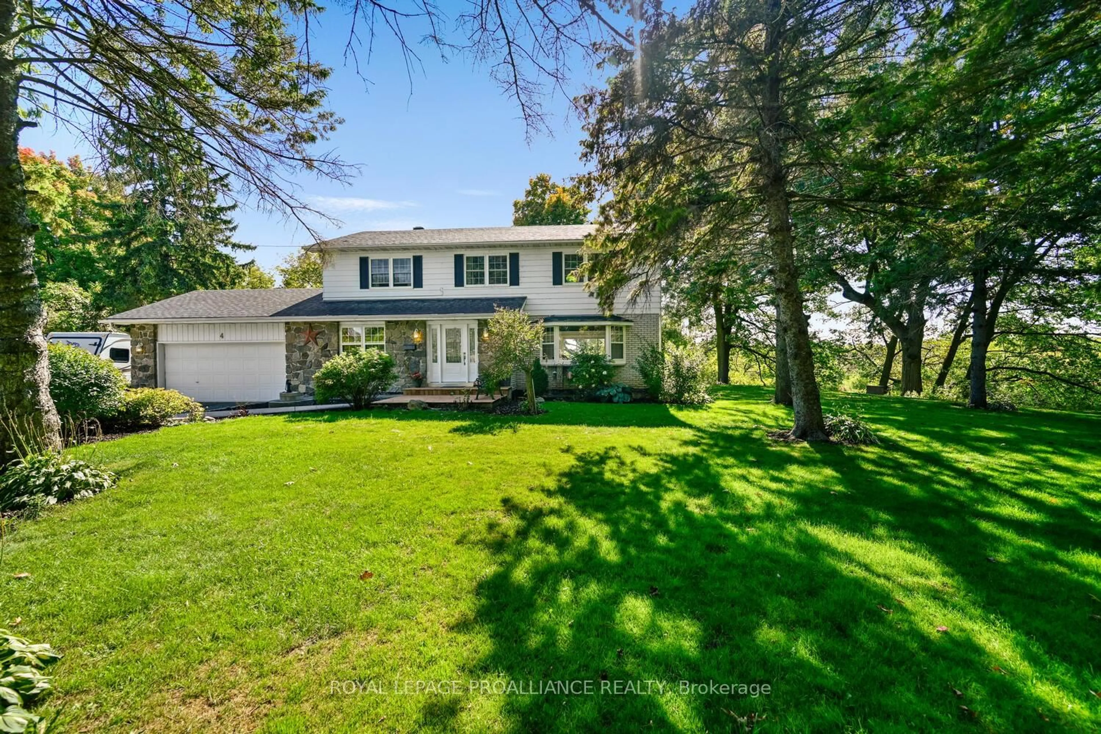 A pic from outside/outdoor area/front of a property/back of a property/a pic from drone, water/lake/river/ocean view for 4 Connell Pl, Prescott Ontario K0E 1T0