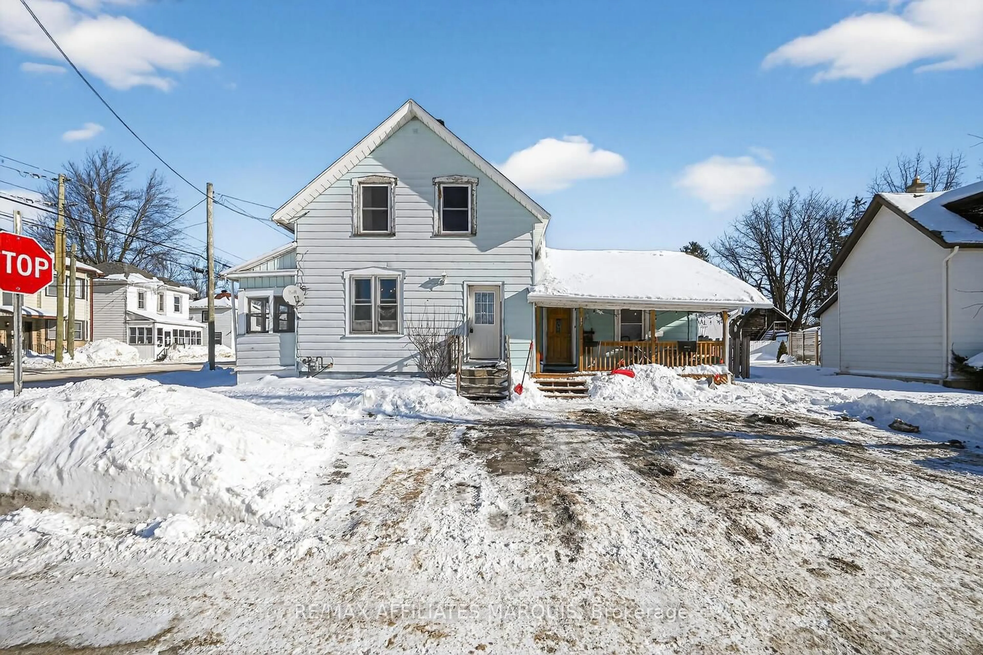 Unknown for 17 Mcgill St, Smiths Falls Ontario K7A 2J1