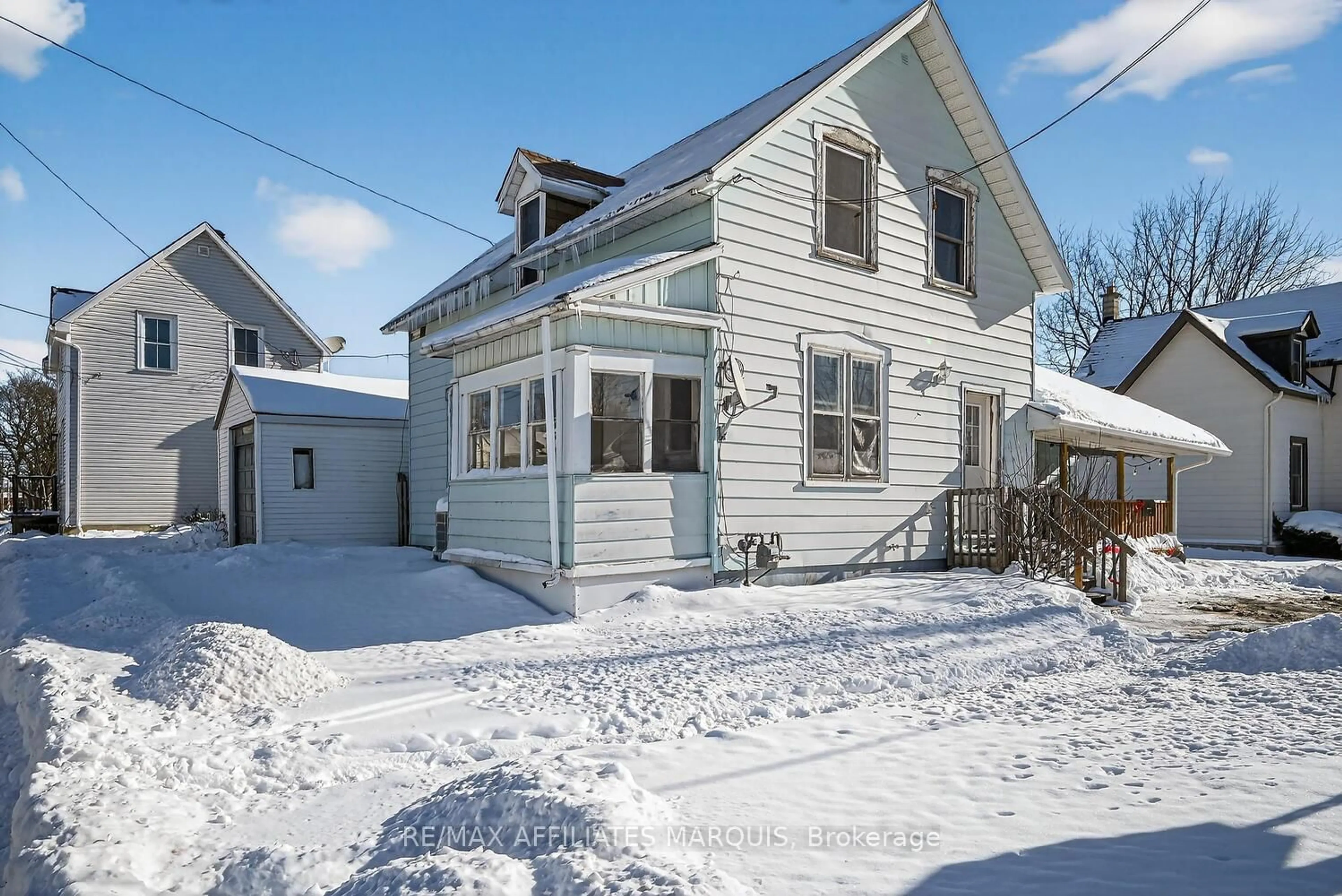 Unknown for 17 Mcgill St, Smiths Falls Ontario K7A 2J1