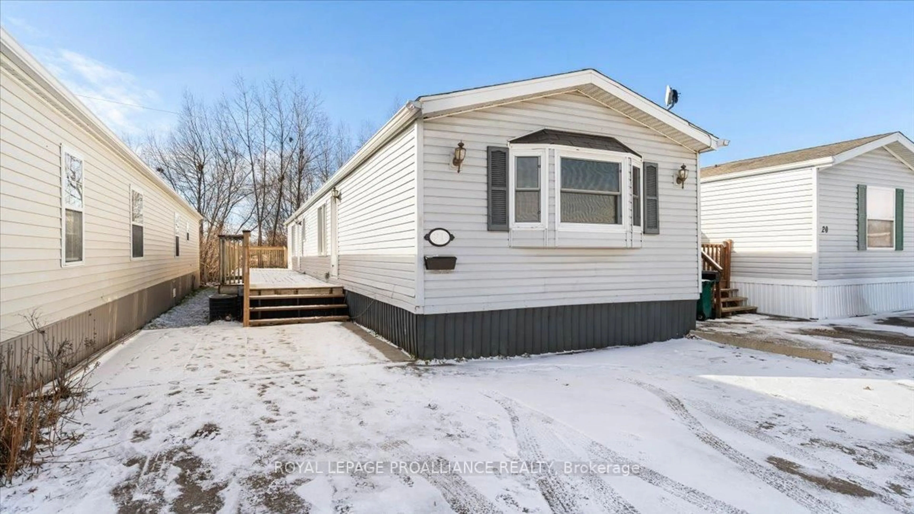 Home with vinyl exterior material, street for 311 Dundas St #21, Quinte West Ontario K8V 1M1