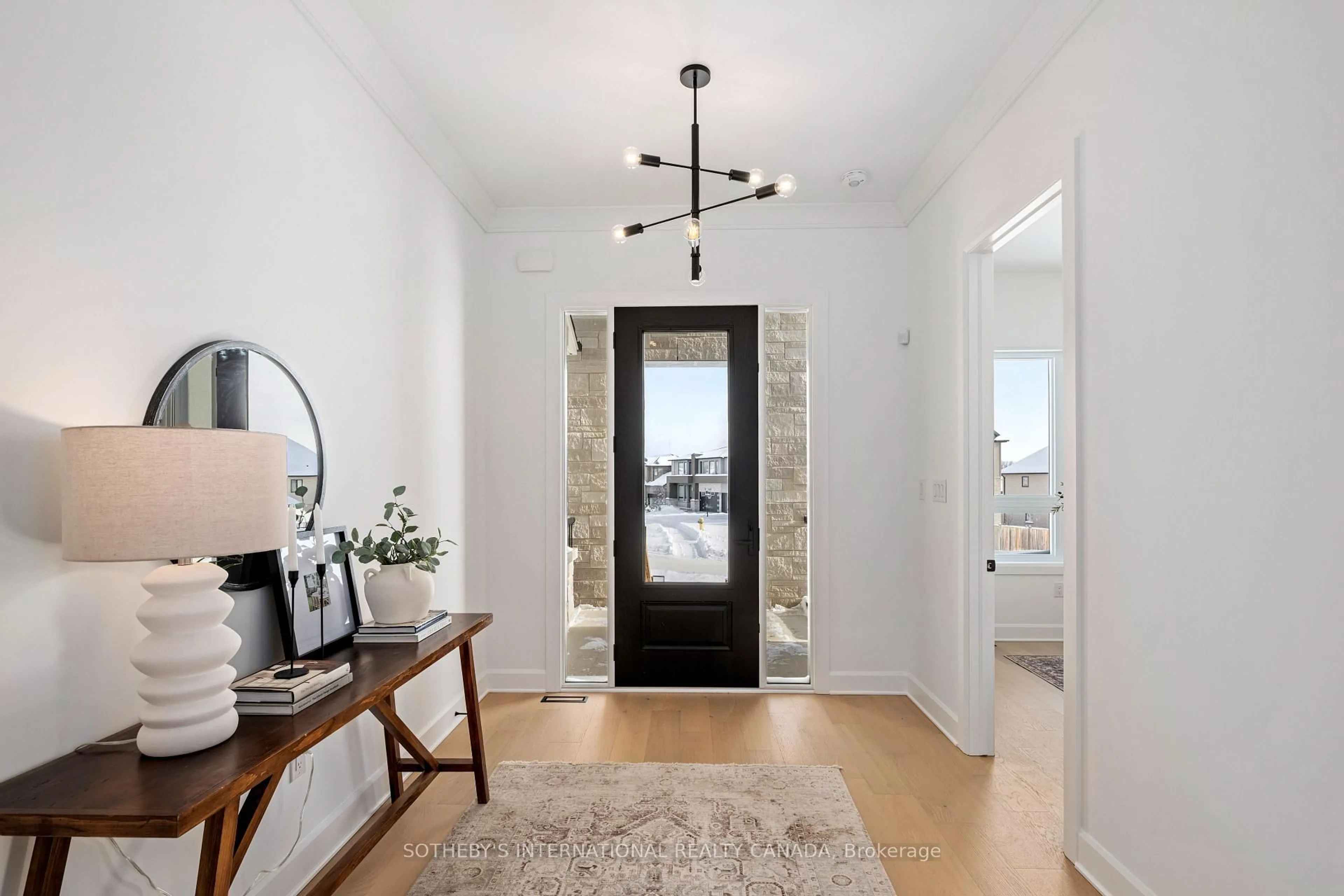 Indoor entryway for 1339 Cranbrook Rd, London South Ontario N6K 0C9