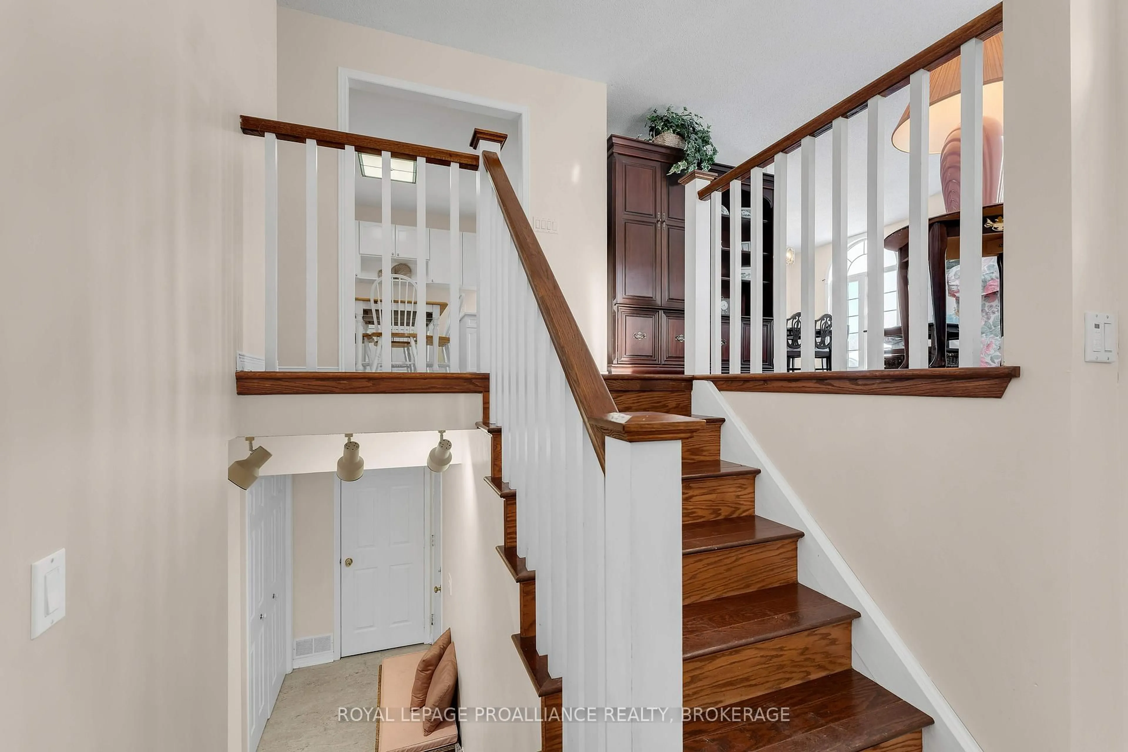 Unknown for 660 Roosevelt Dr, Kingston Ontario K7M 8T8