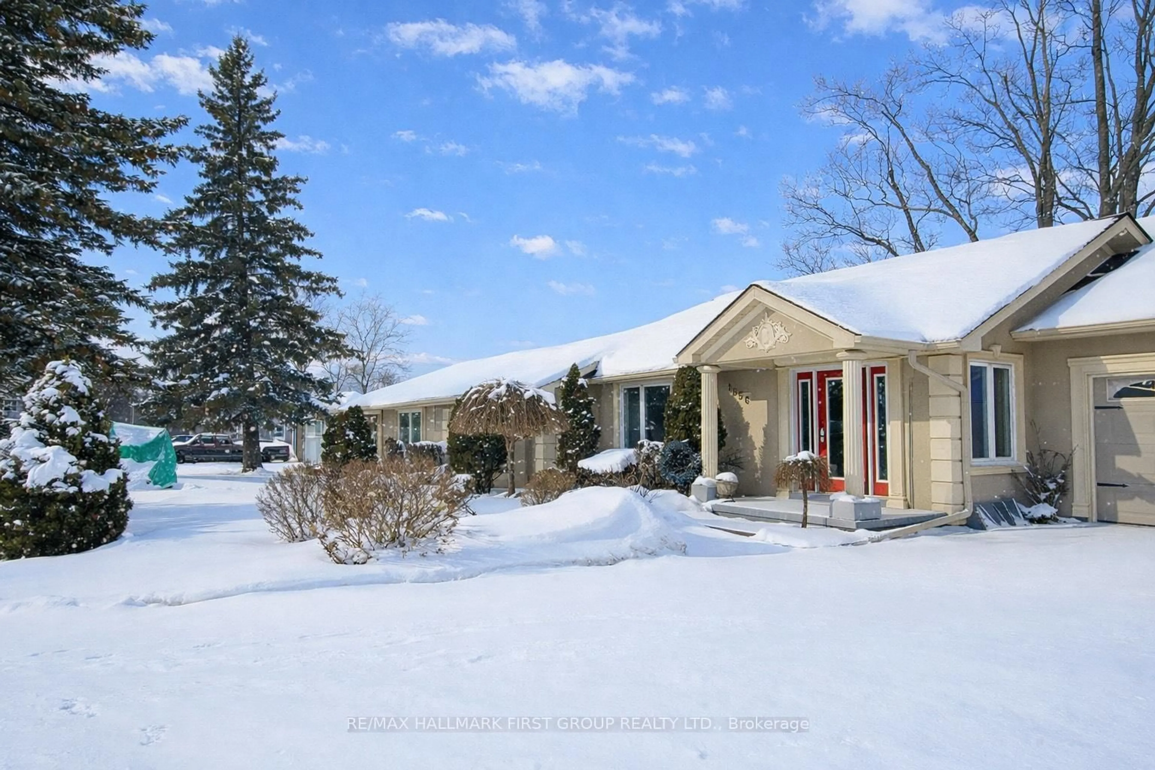 Patio, street for 1856 Sherbrooke St, Cavan Monaghan Ontario L0A 1G0