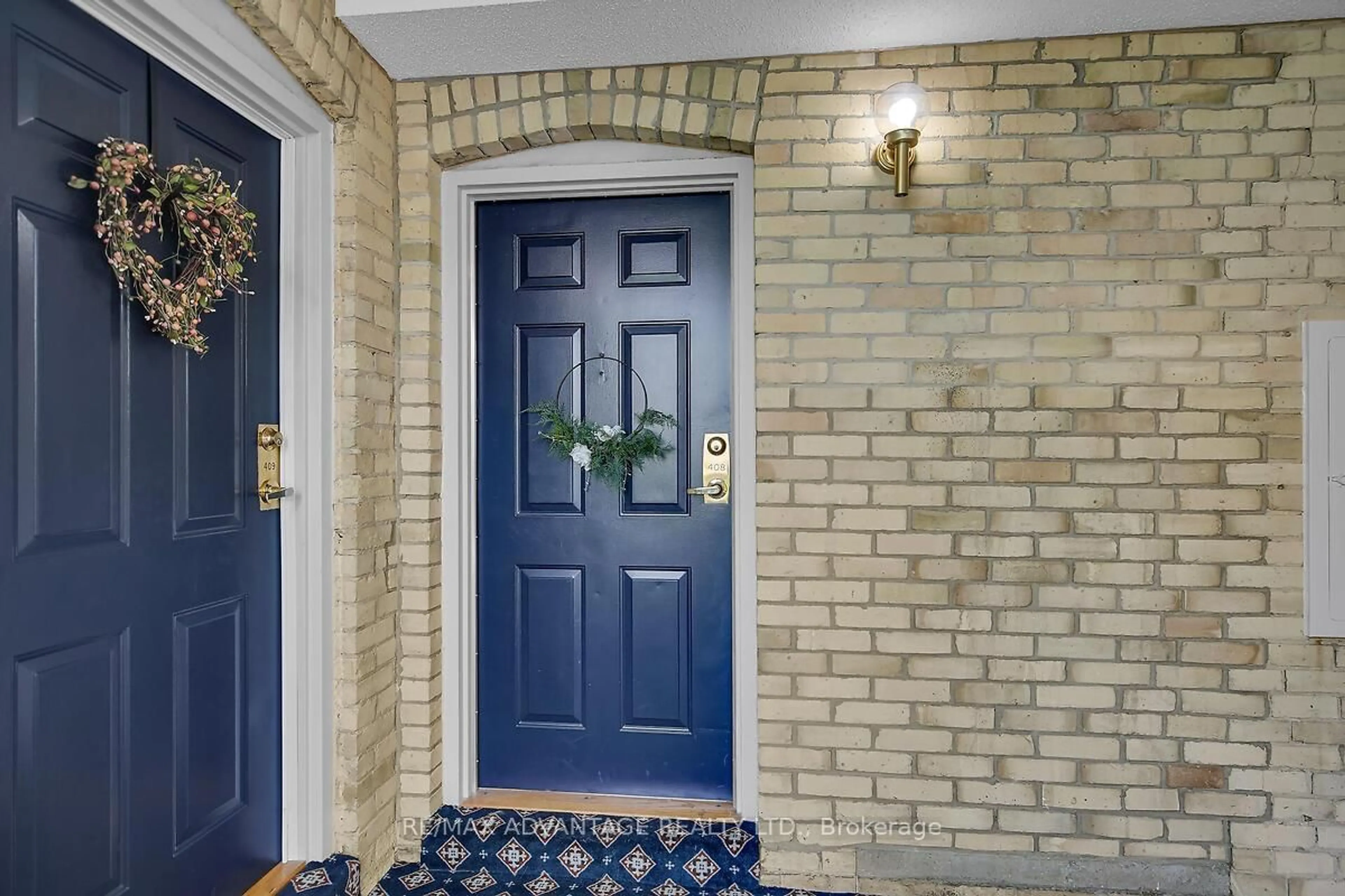 Indoor entryway for 460 Wellington St #408, London East Ontario N6A 3P8