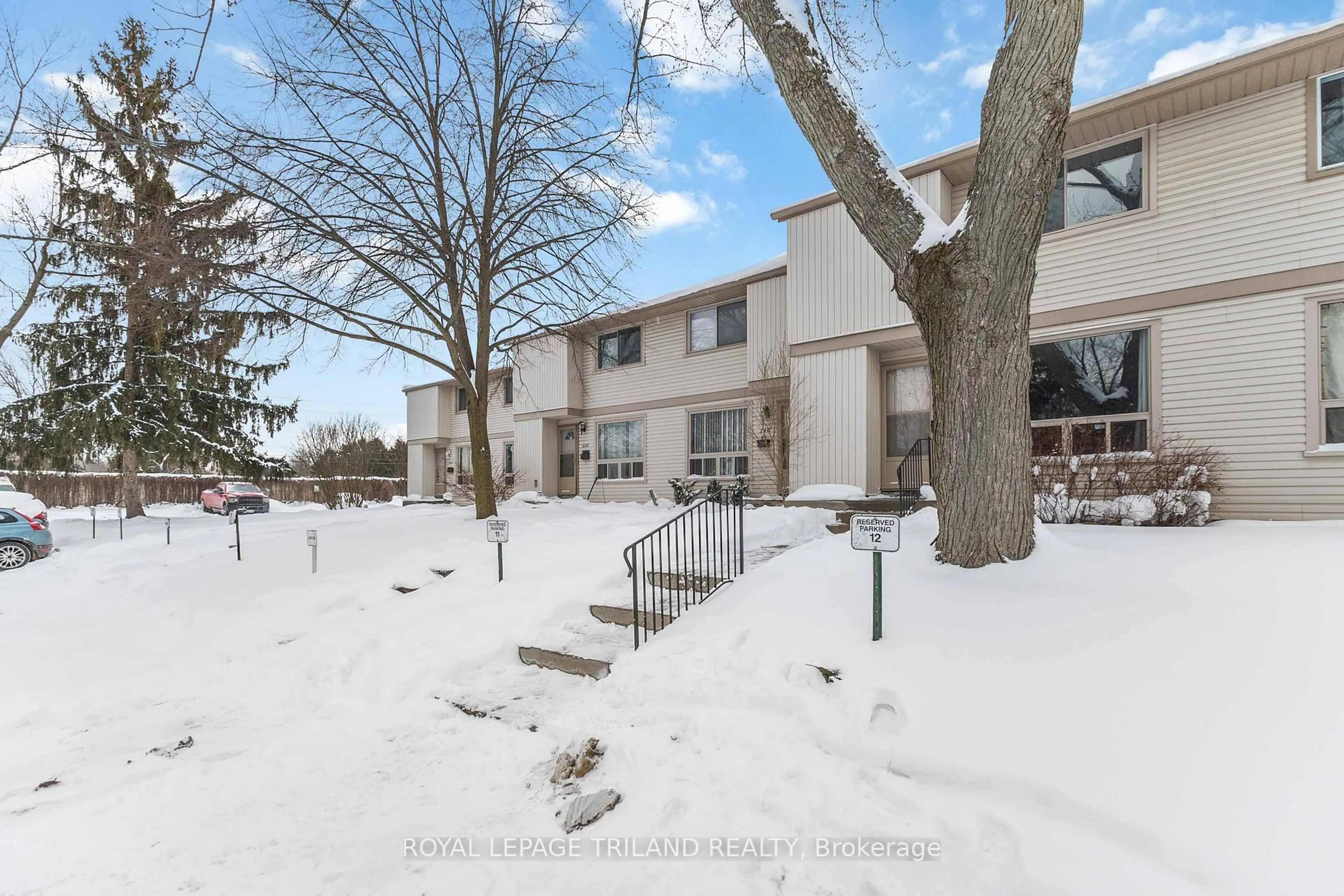 Patio, unknown for 242 Monmore Rd #12, London North Ontario N6G 3B4