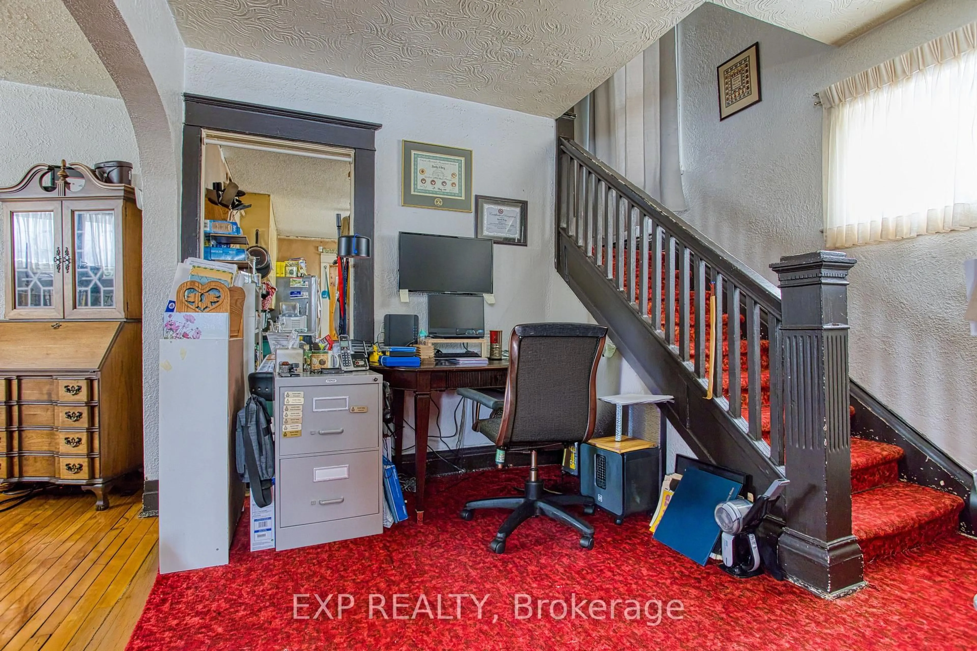 Unknown for 100 Ross St, Welland Ontario L3B 2M6