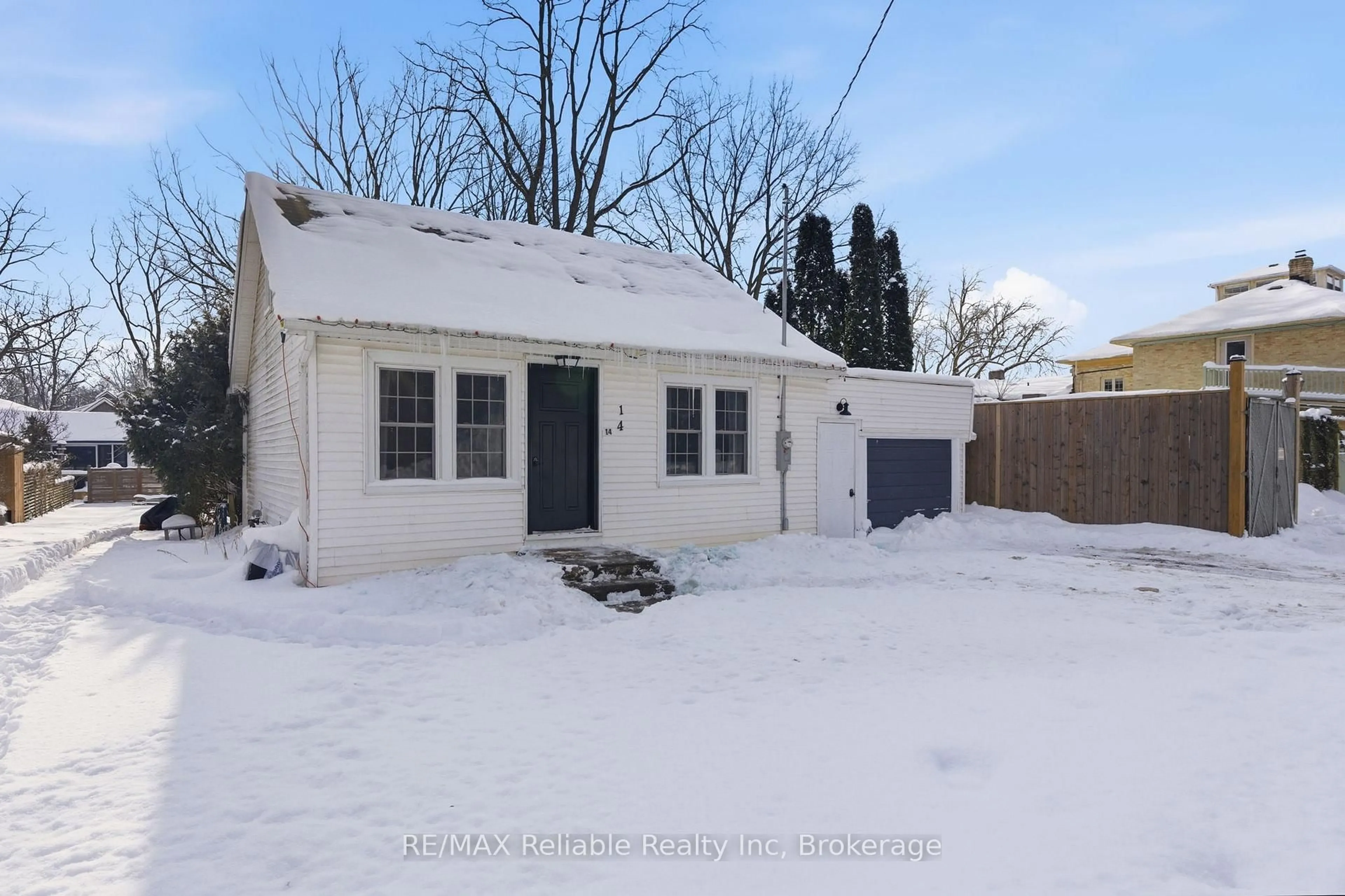 A pic from outside/outdoor area/front of a property/back of a property/a pic from drone, street for 14 Catherine St, Bluewater Ontario N0M 1G0