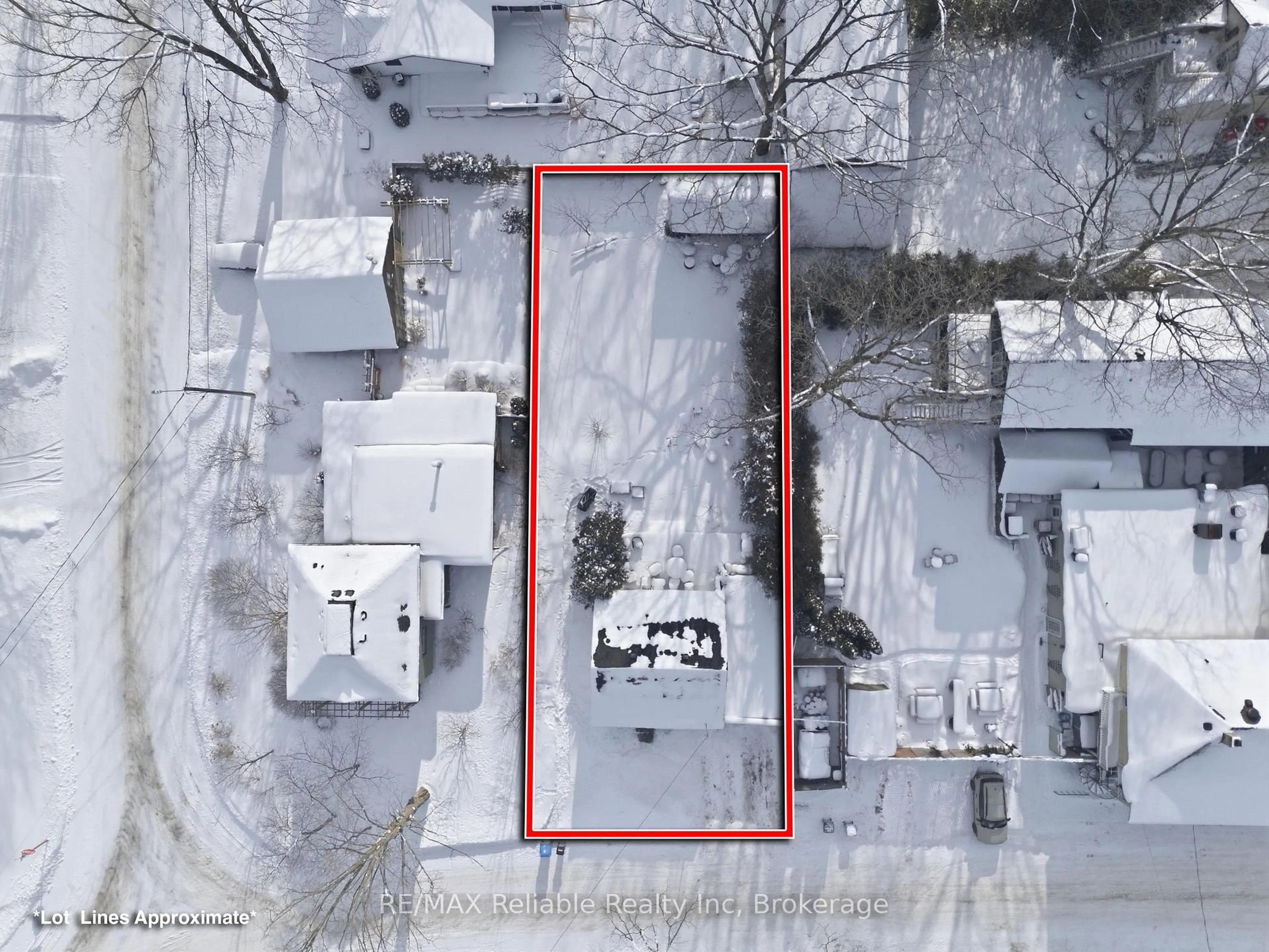 A pic from outside/outdoor area/front of a property/back of a property/a pic from drone, street for 14 Catherine St, Bluewater Ontario N0M 1G0