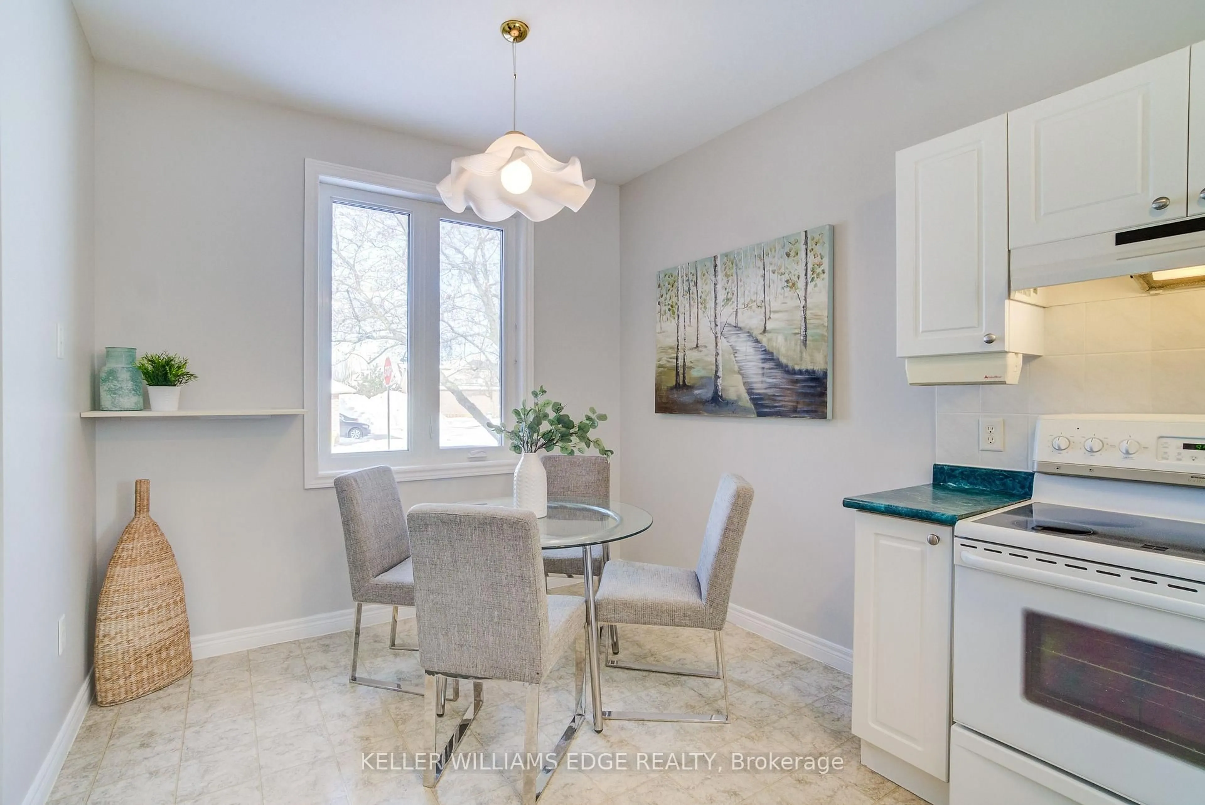 Dining room, unknown for 1 Greentrail Dr, Hamilton Ontario L0R 1W0