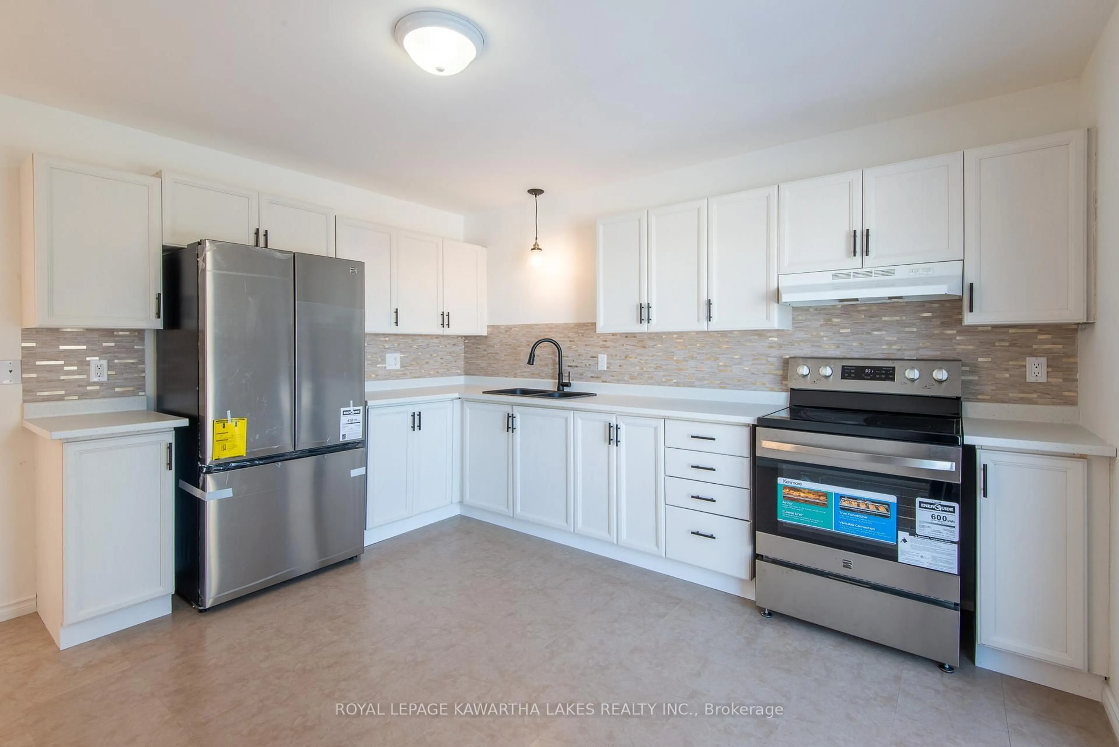 Standard kitchen, ceramic/tile floor for 78 Eglington St, Kawartha Lakes Ontario K9V 3Z5