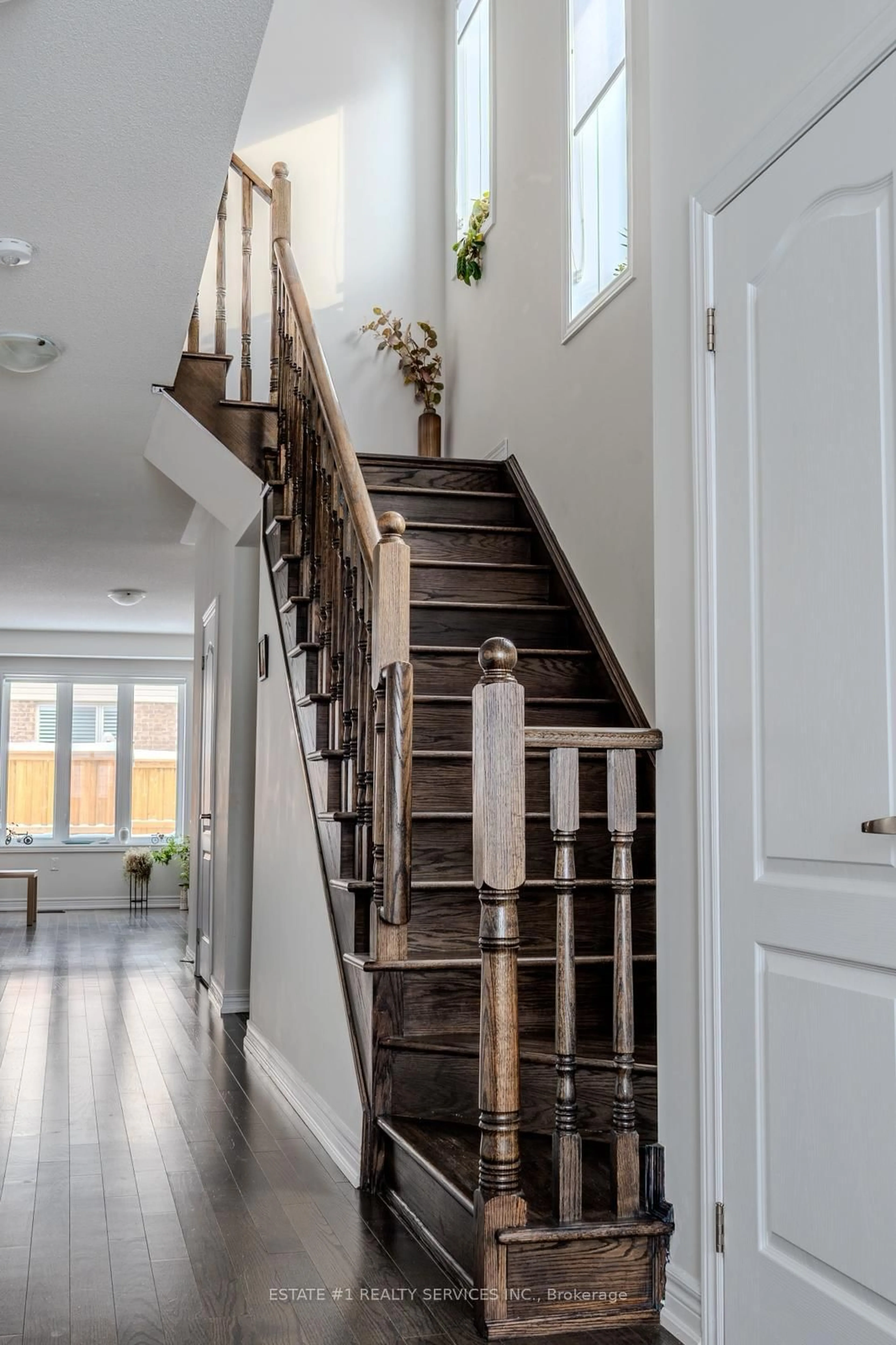 Indoor entryway for 116 Mutrie Blvd, Guelph/Eramosa Ontario N0B 2K0