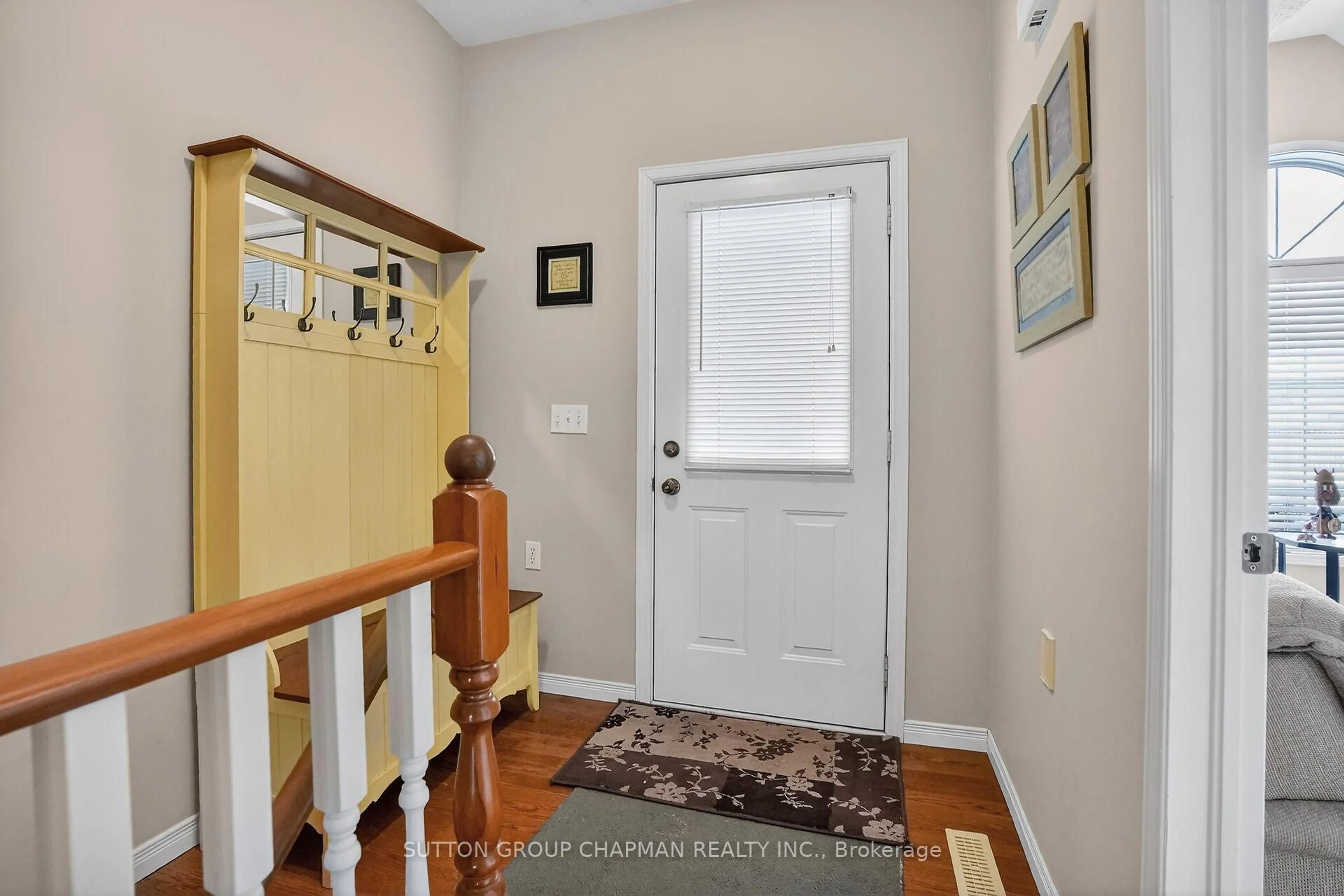 Indoor entryway for 1555 Highbury Ave #41, London East Ontario N5Y 5R2