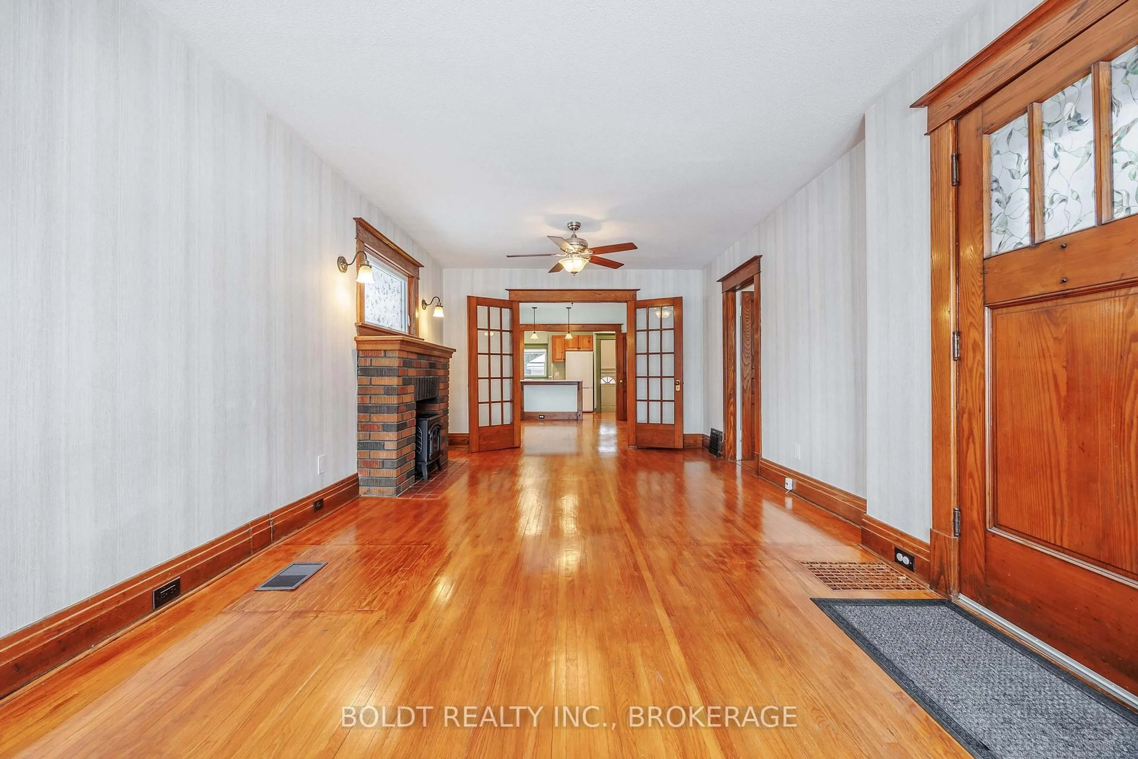 Unknown for 1 Taylor Ave, St. Catharines Ontario L2R 6G7