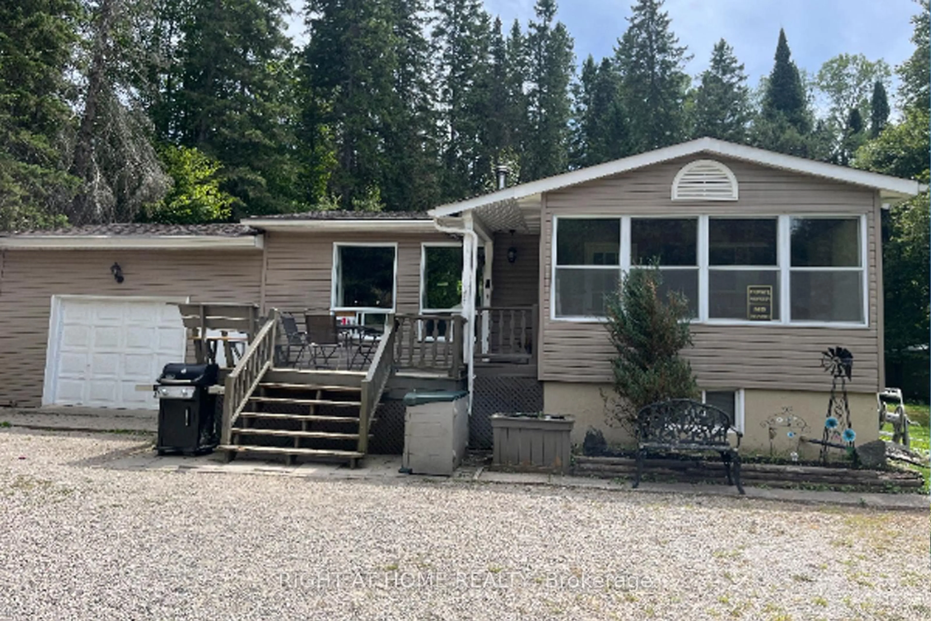 Home with vinyl exterior material, unknown for 524 BALSAM CHUTES Rd, Huntsville Ontario P0B 1L0