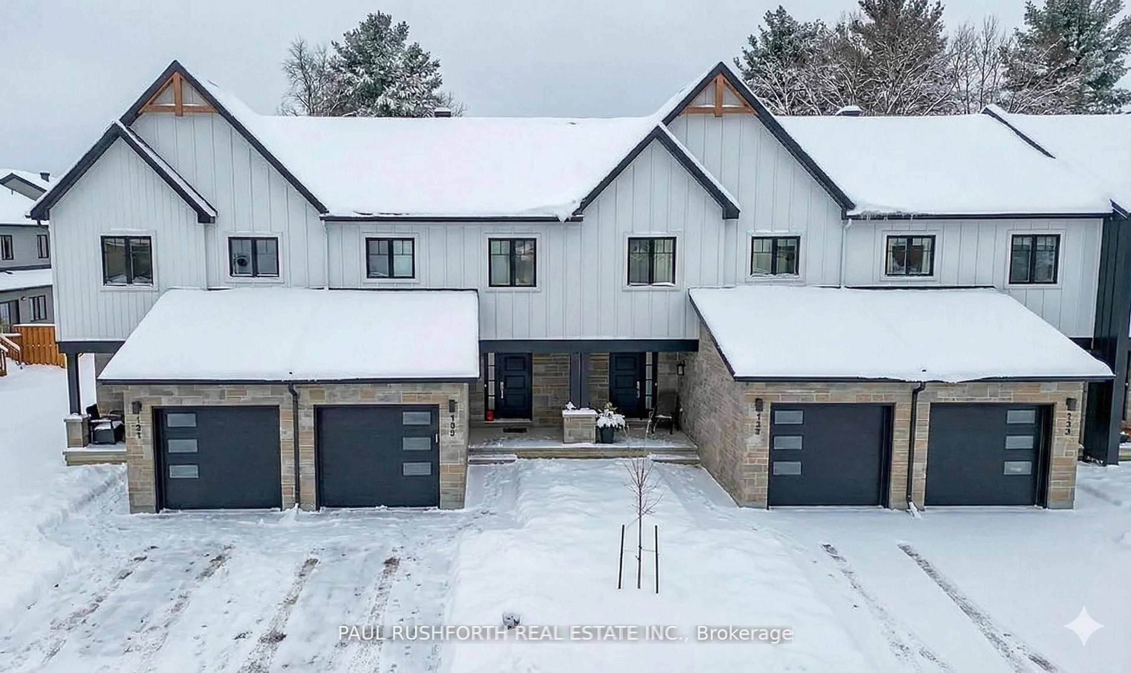 A pic from outside/outdoor area/front of a property/back of a property/a pic from drone, street for 800 MATHIEU St, Clarence-Rockland Ontario K4K 0N9