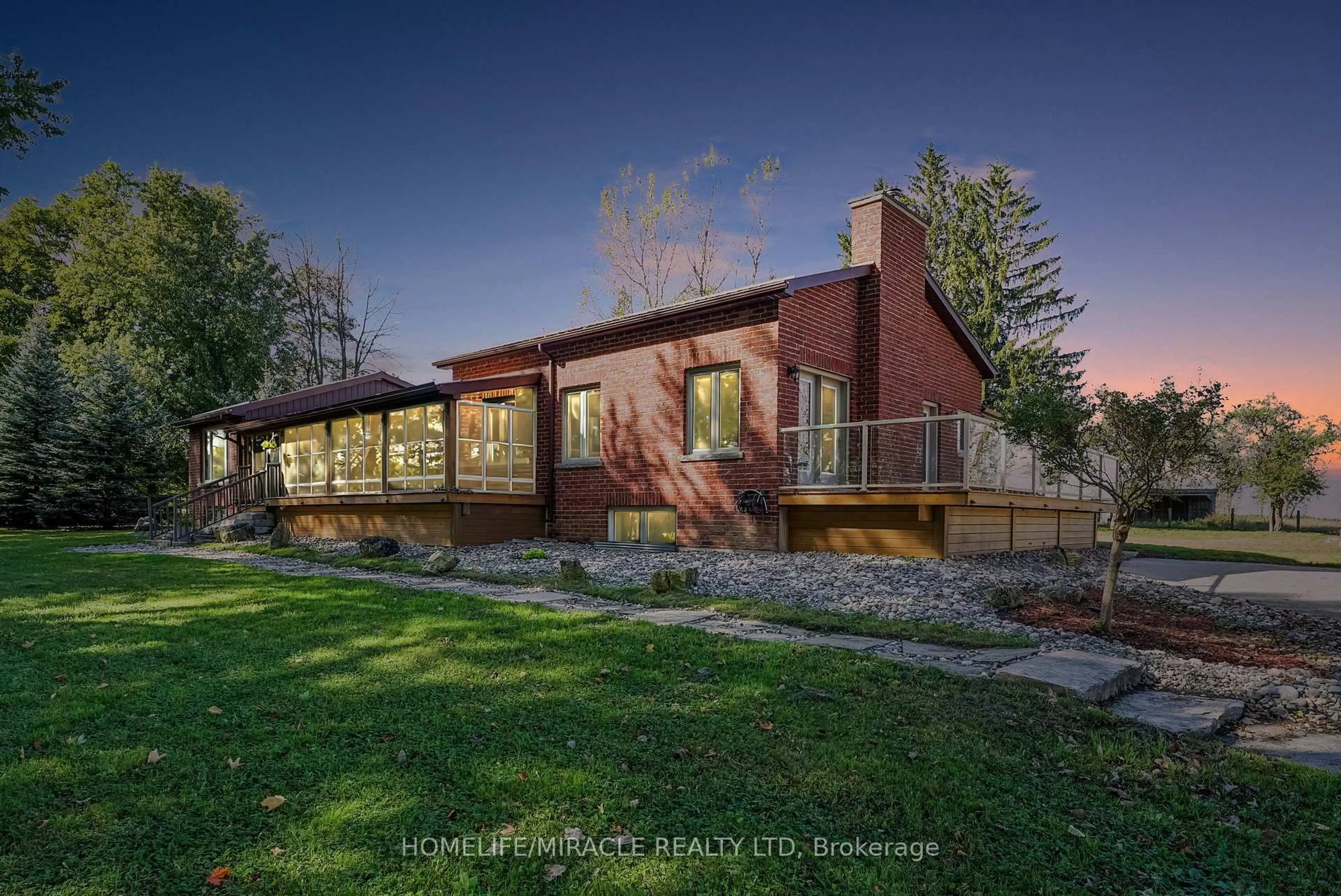 Home with brick exterior material, building for 556389 MULMUR MELANCTHON TOWNLINE, Mulmur Ontario L0N 1S6