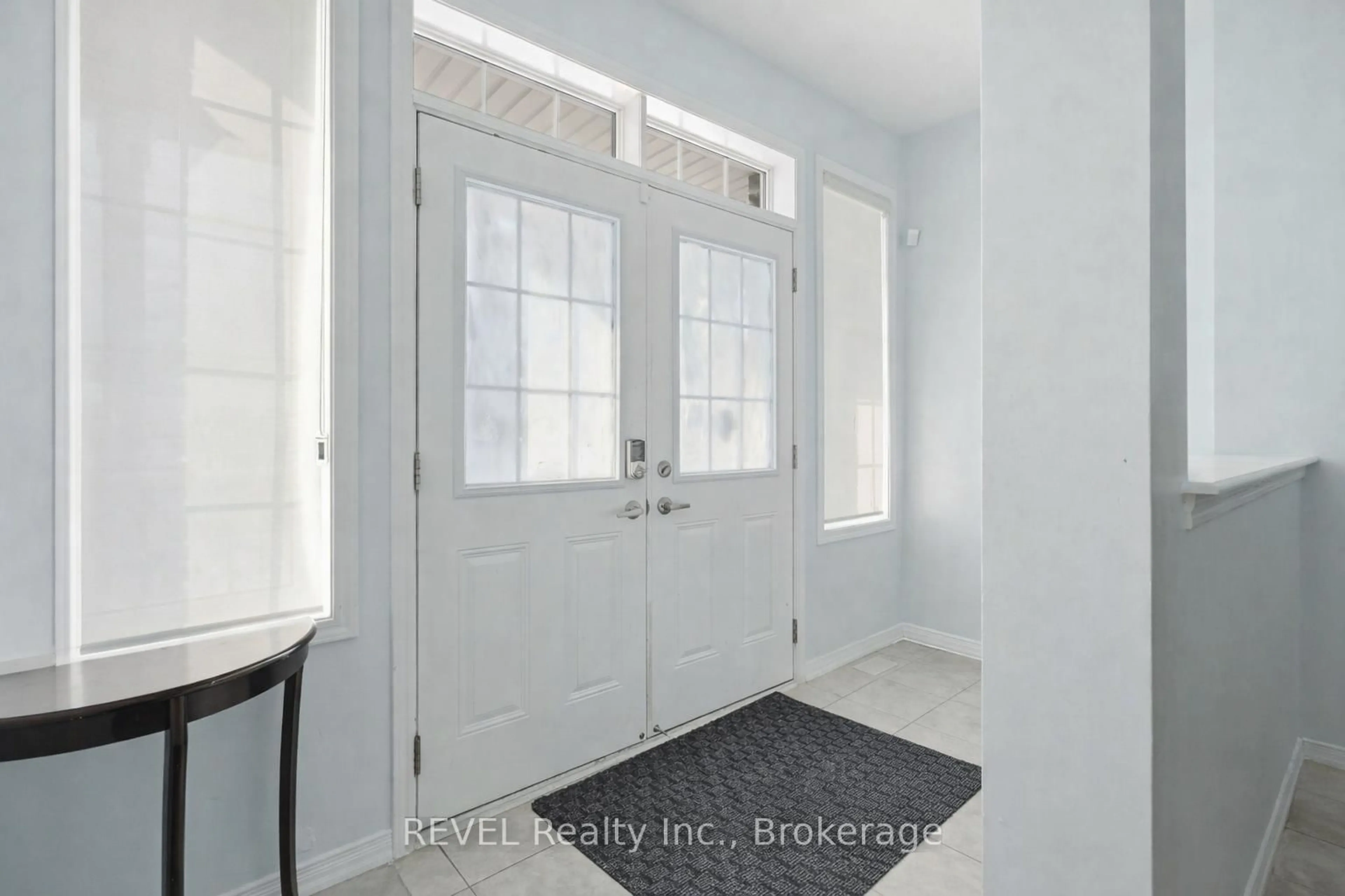 Indoor entryway for 67 Esther Cres, Thorold Ontario L3B 0G3