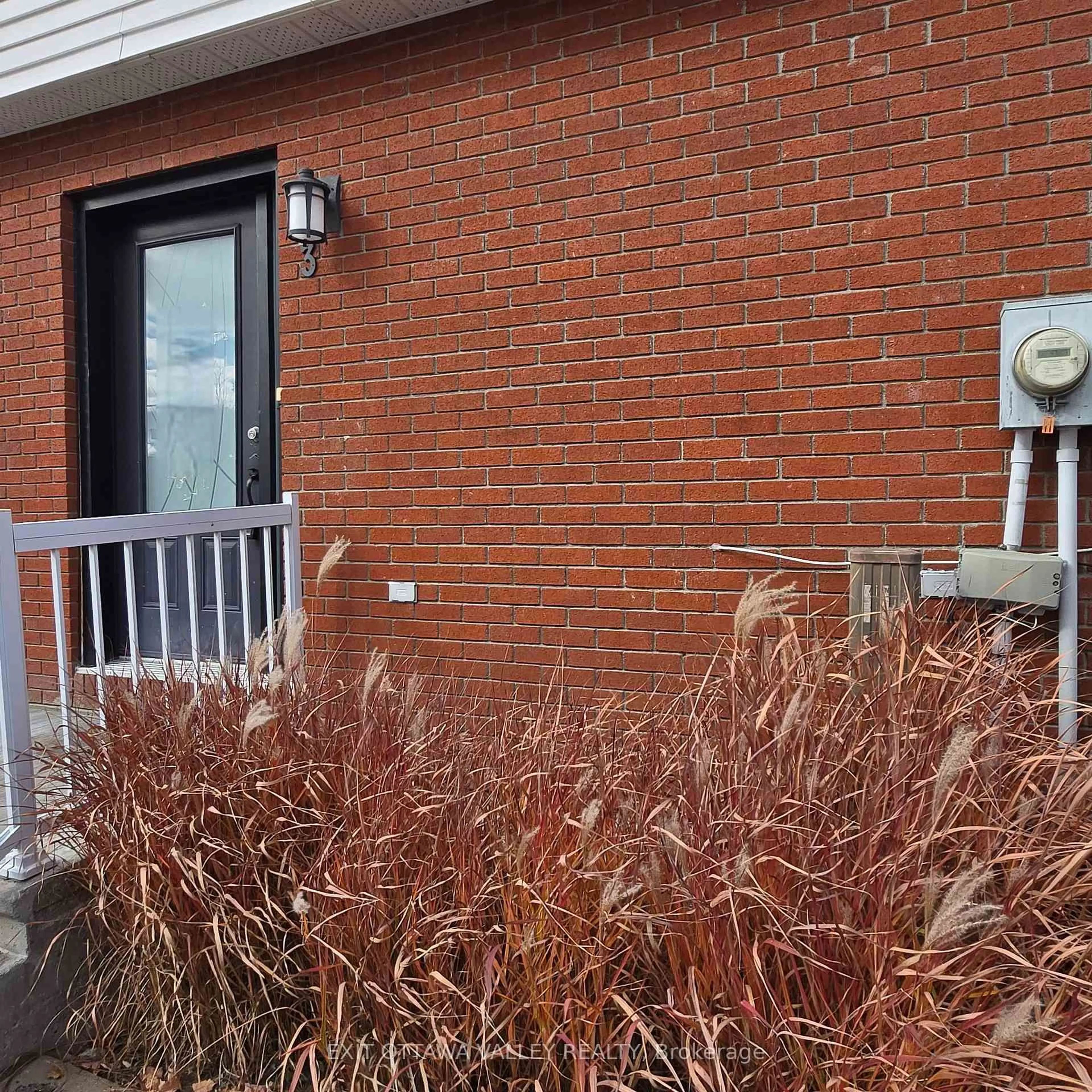 Home with brick exterior material, unknown for 10 Charles St #3, Arnprior Ontario K7S 1A7