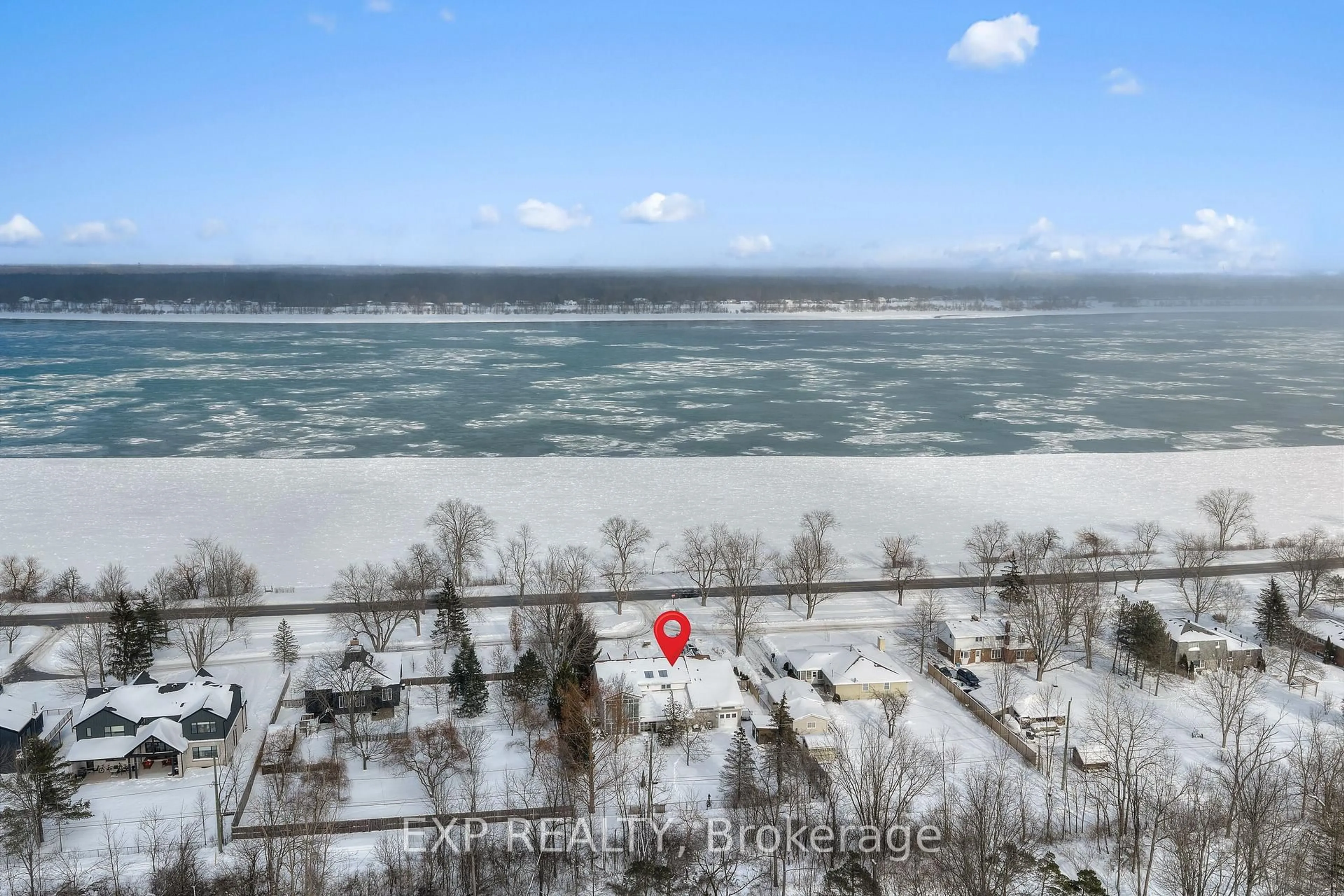 A pic from outside/outdoor area/front of a property/back of a property/a pic from drone, water/lake/river/ocean view for 4169 NIAGARA RIVER Pkwy, Fort Erie Ontario L2A 5M4