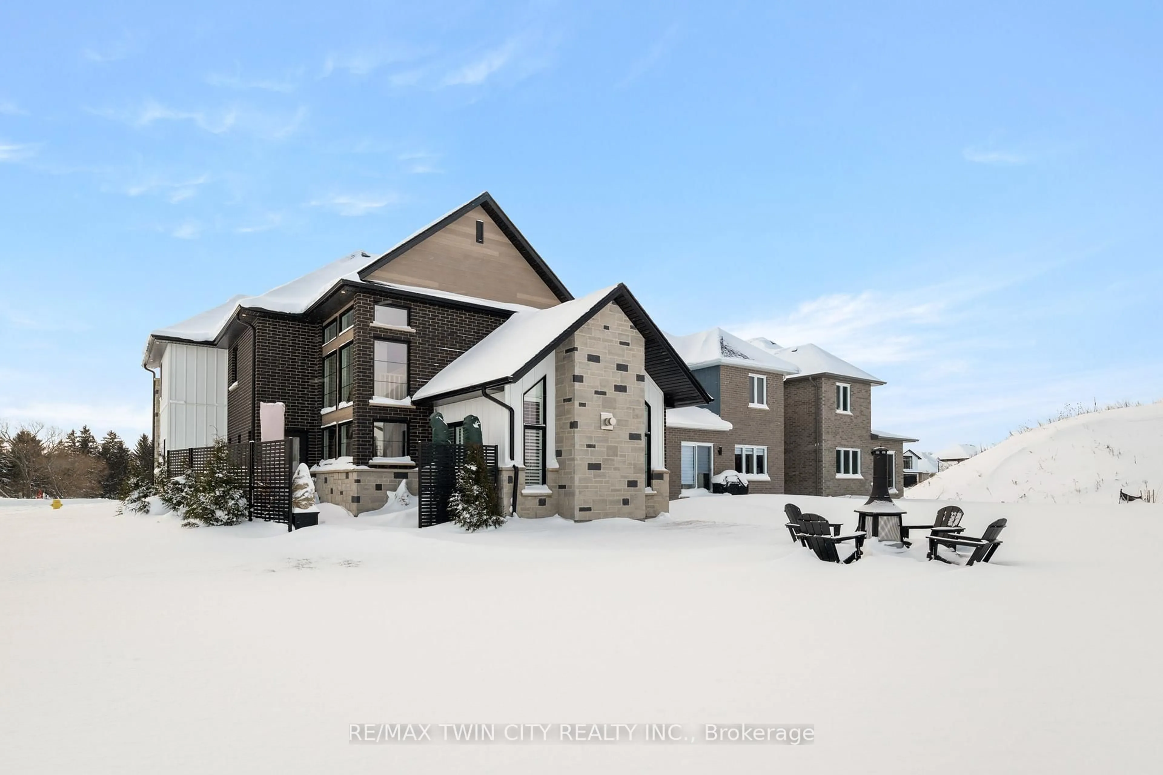 A pic from outside/outdoor area/front of a property/back of a property/a pic from drone, mountain view for 154 Dempsey Dr, Stratford Ontario N5A 0R5