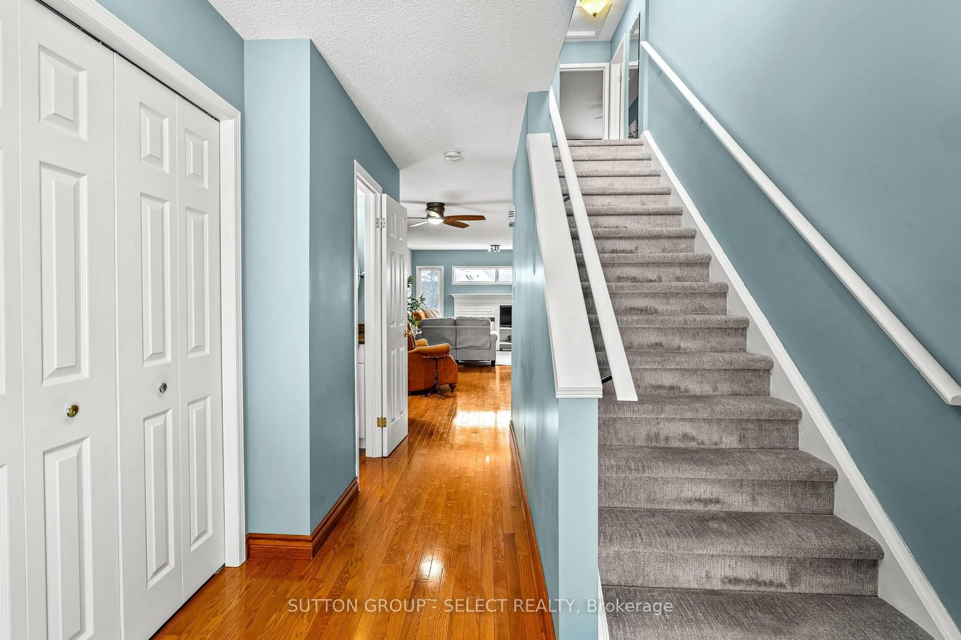 Indoor entryway for 1100 Baseline Rd #41, London South Ontario N6K 4M3