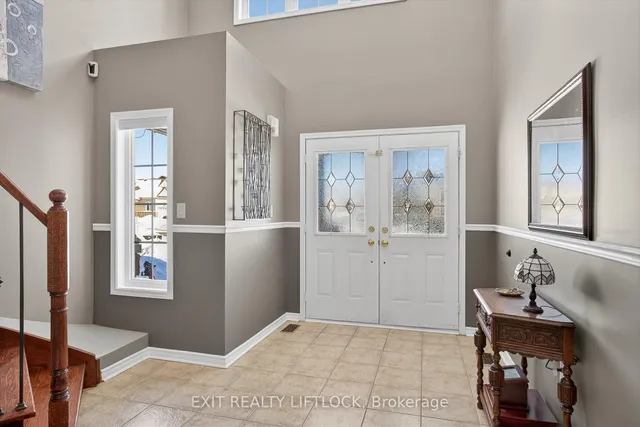 1403 Ireland Dr, Peterborough 2