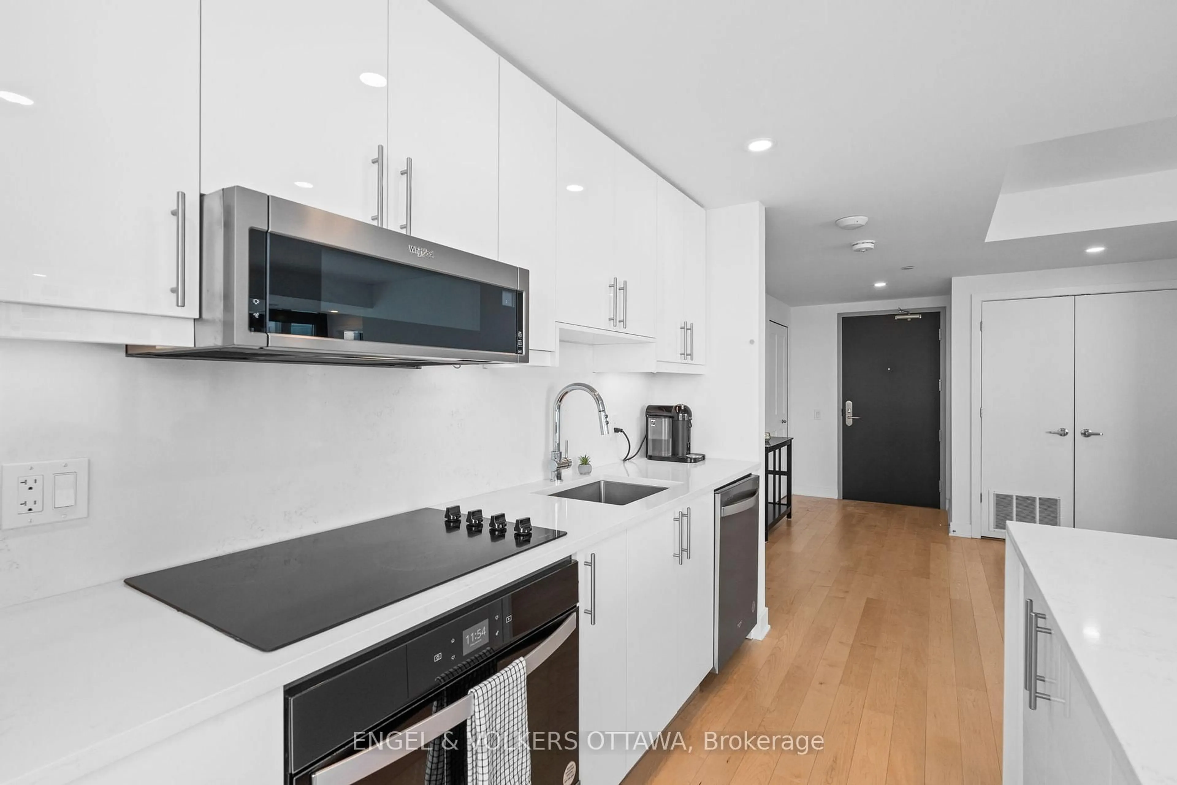 Standard kitchen, unknown for 180 George St #1802, Ottawa Ontario K1N 0G8