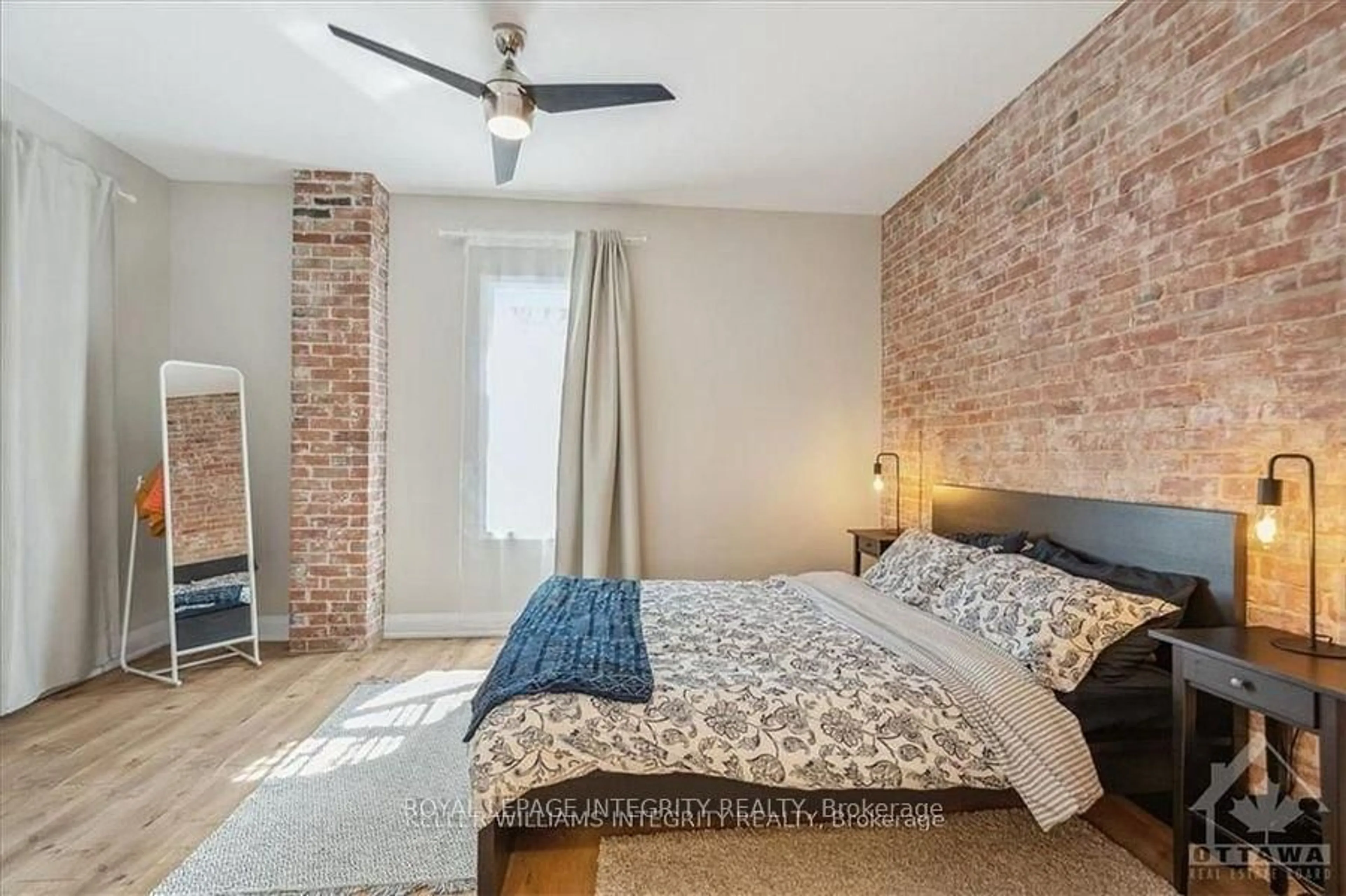 Unknown for 468 Besserer St, Ottawa Ontario K1N 6C3