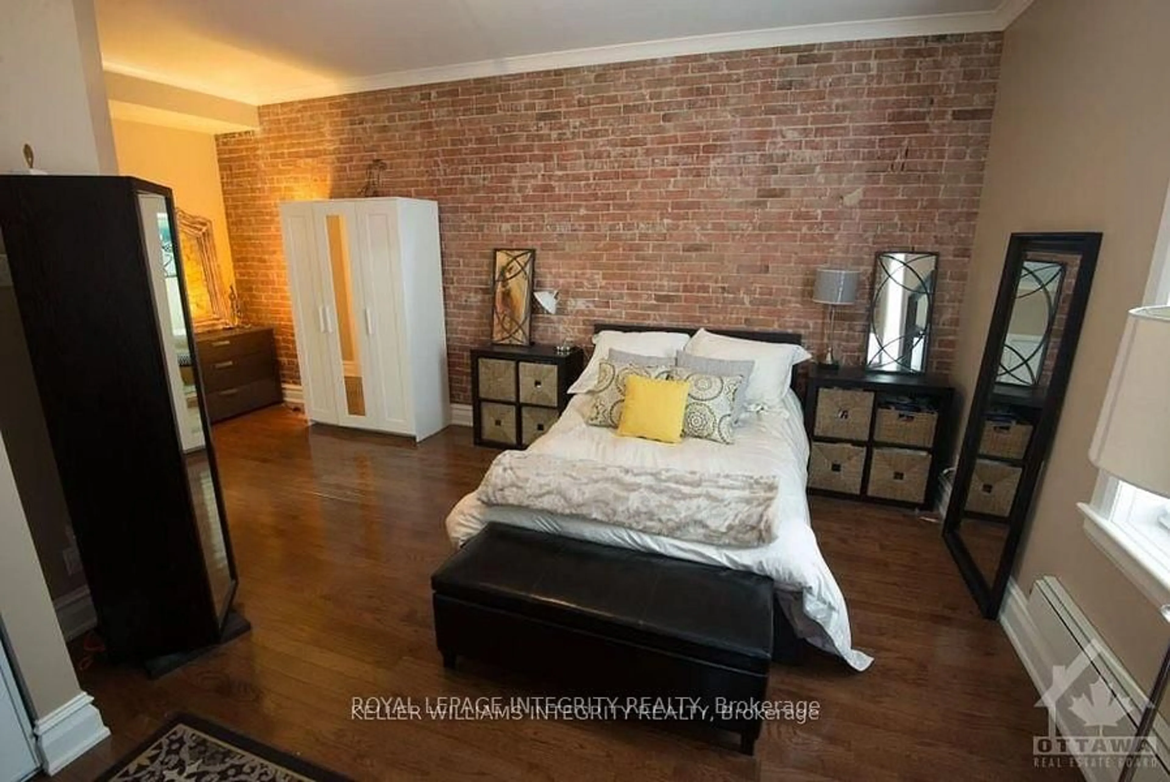 Bedroom with bed, unknown for 468 Besserer St, Ottawa Ontario K1N 6C3