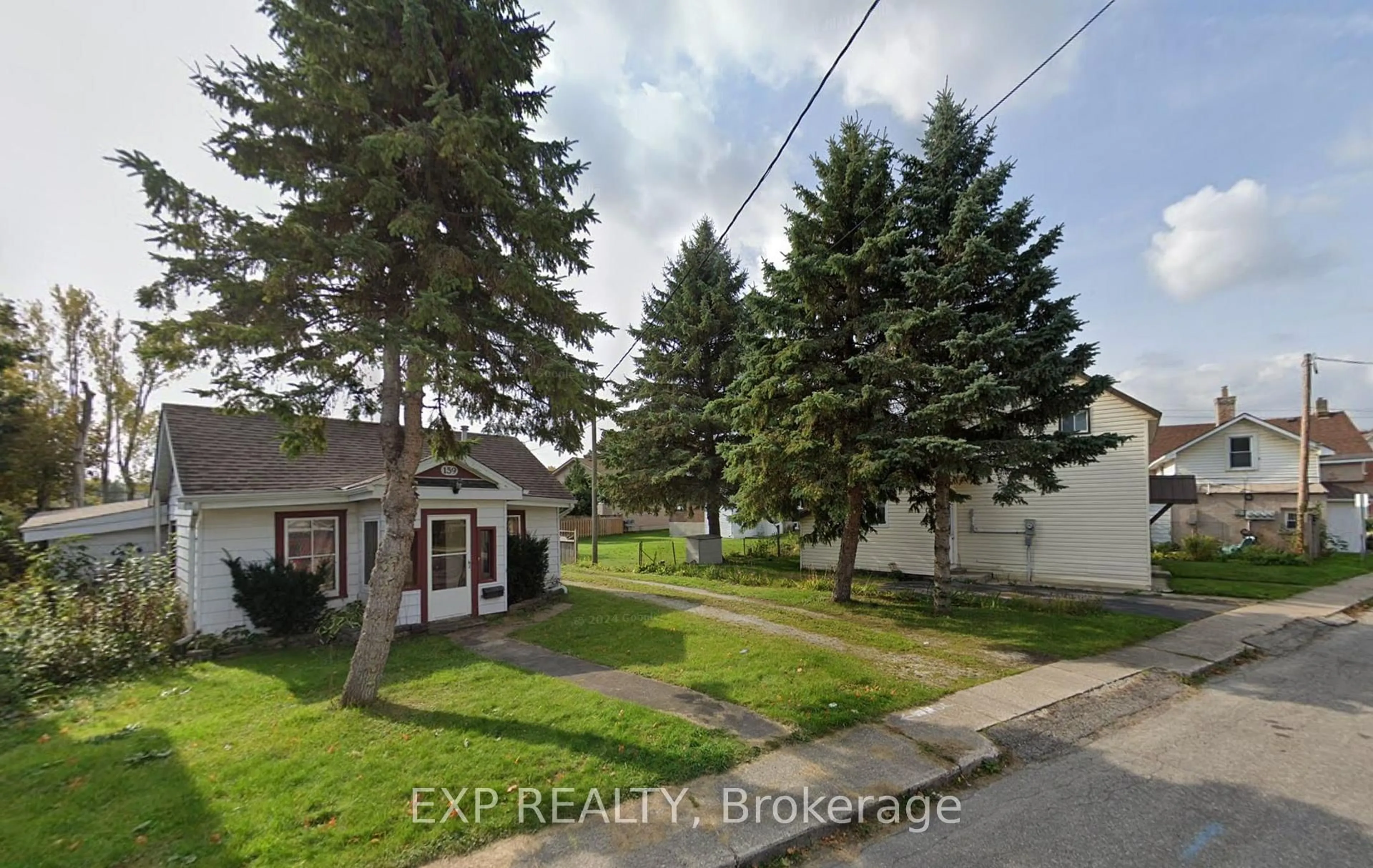 A pic from outside/outdoor area/front of a property/back of a property/a pic from drone, street for 159 13th St, Owen Sound Ontario N4K 3W3