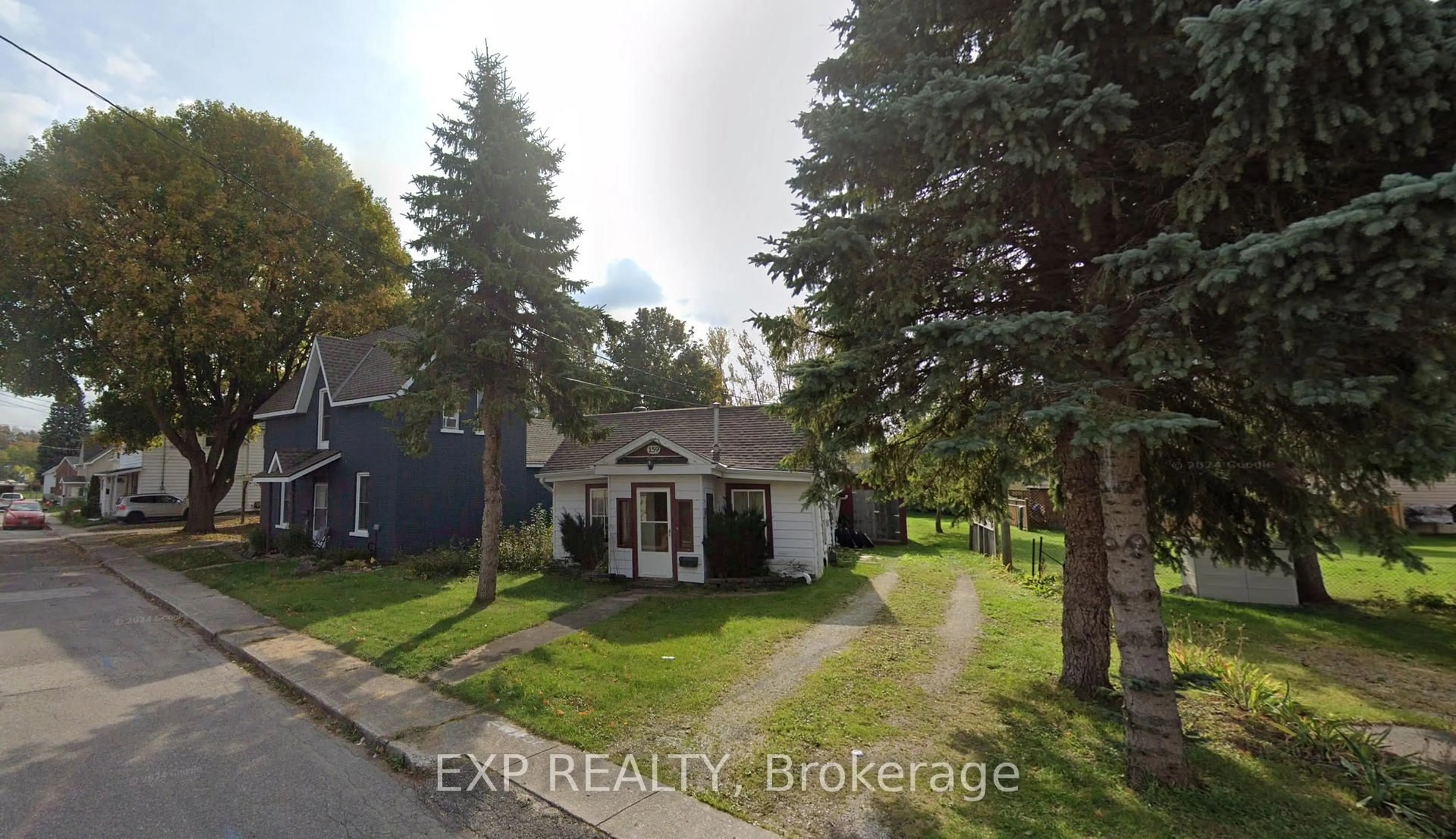 A pic from outside/outdoor area/front of a property/back of a property/a pic from drone, street for 159 13th St, Owen Sound Ontario N4K 3W3