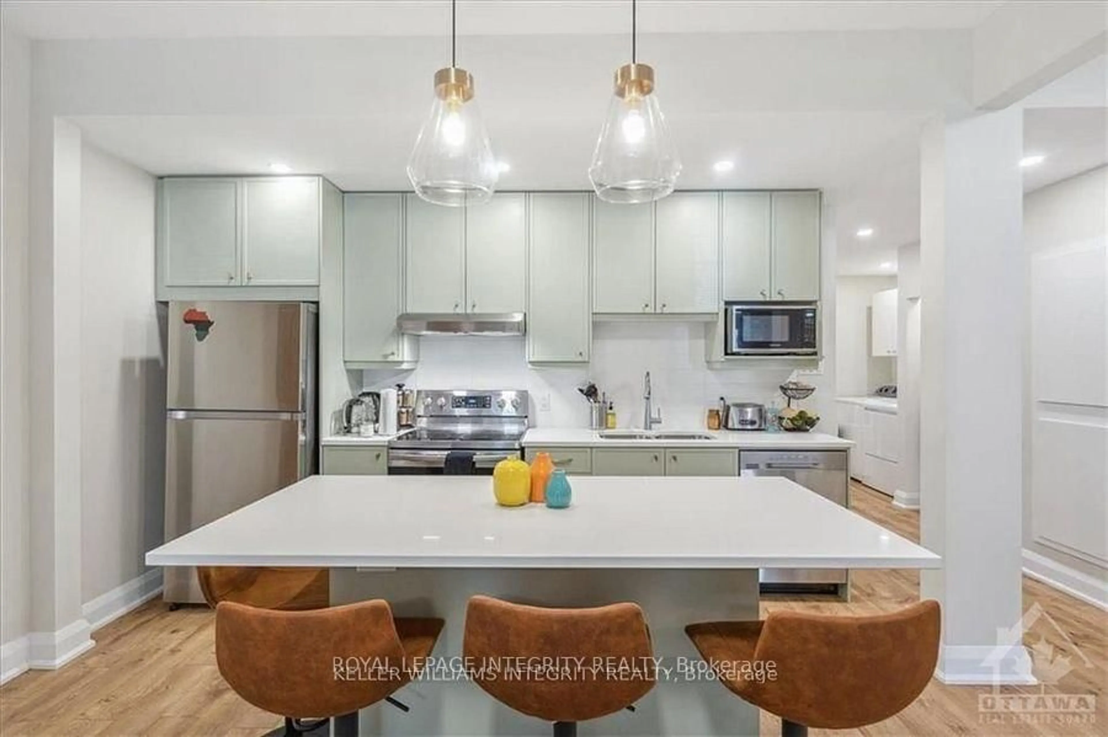 Open concept kitchen, unknown for 470 Besserer St, Ottawa Ontario K1N 6C3