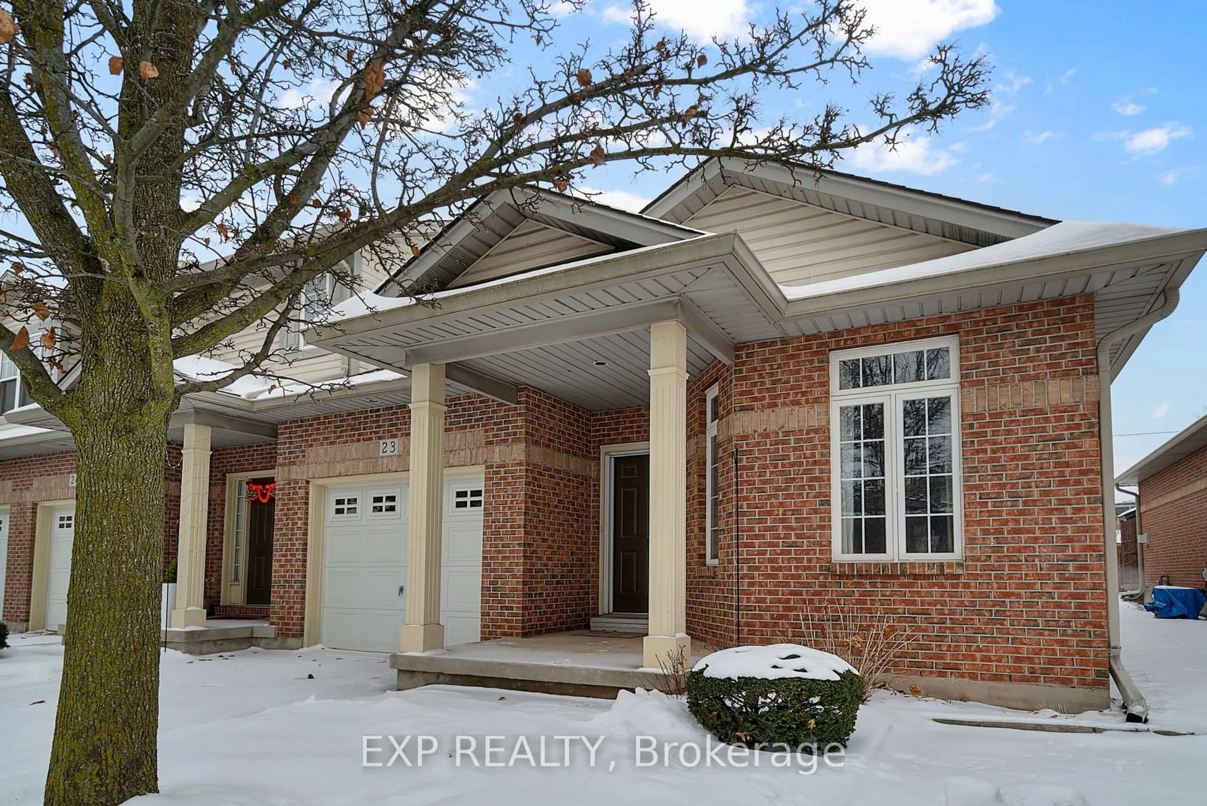 Home with brick exterior material, building for 5595 DRUMMOND Rd #23, Niagara Falls Ontario L2G 4L2