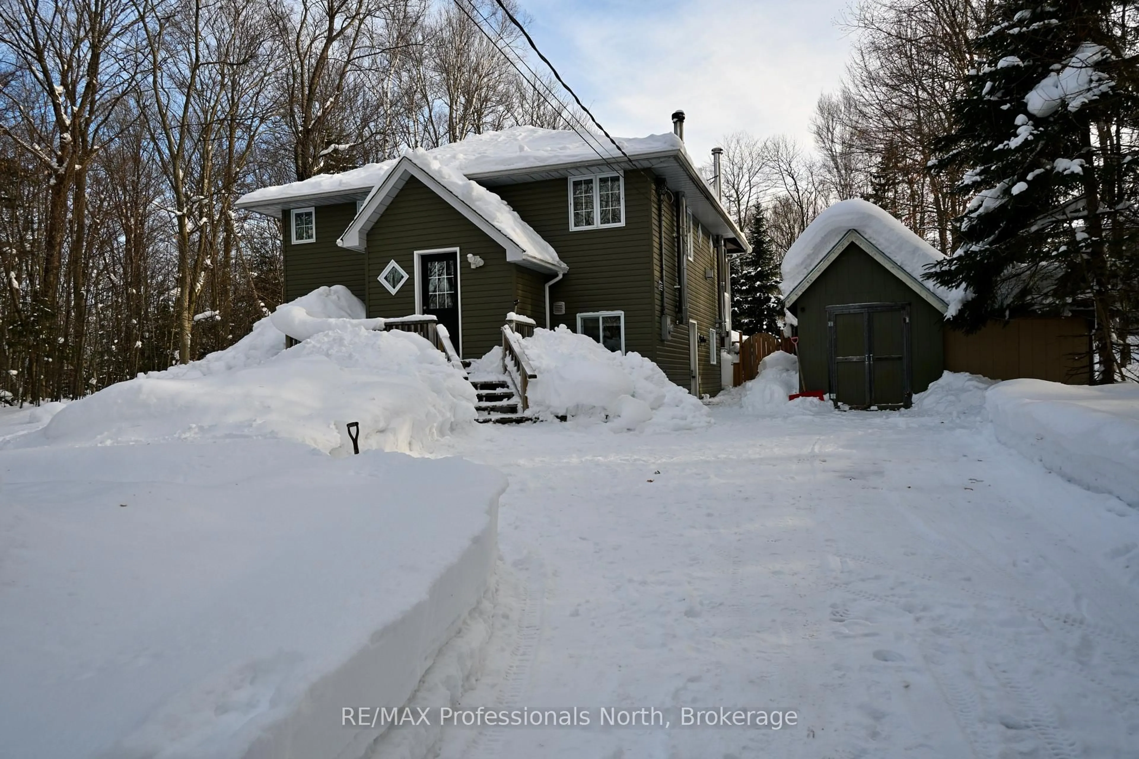 Unknown for 351 Chub Lake Rd, Huntsville Ontario P1H 1S4