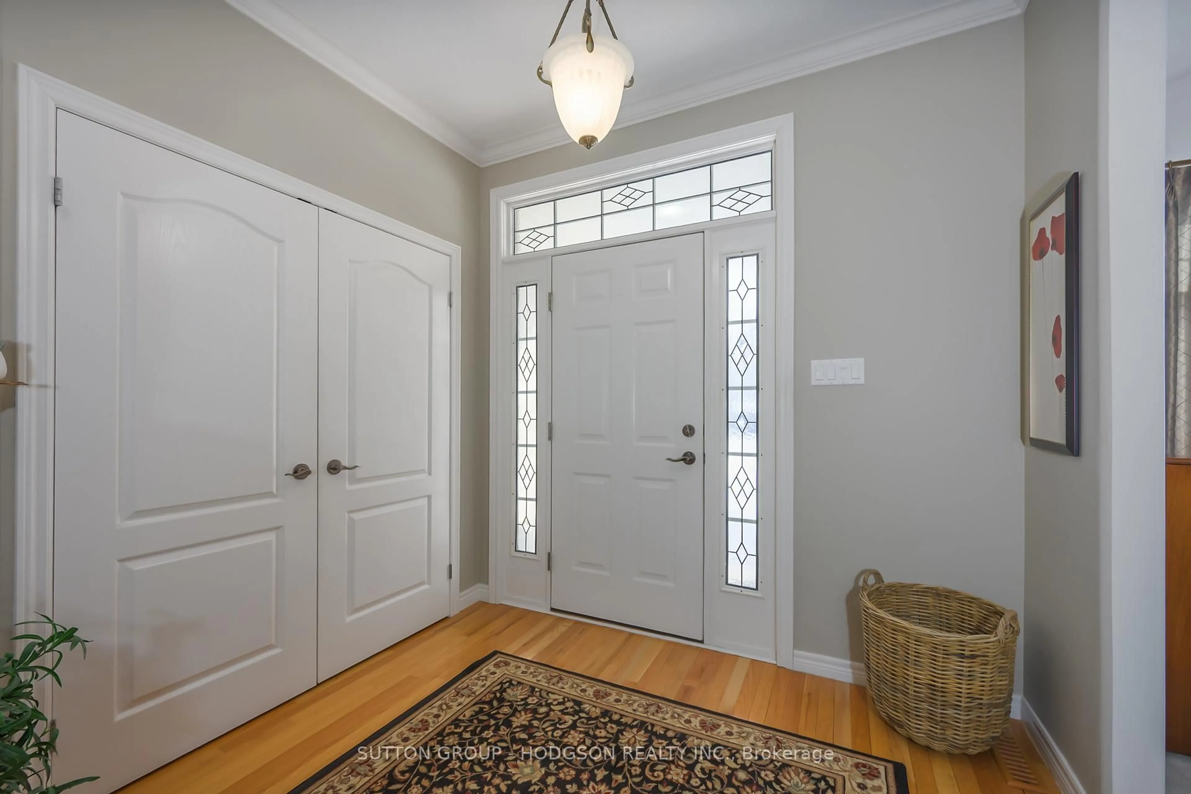 Indoor entryway for 1259 Staffordshire Rd, London North Ontario N6H 5P8