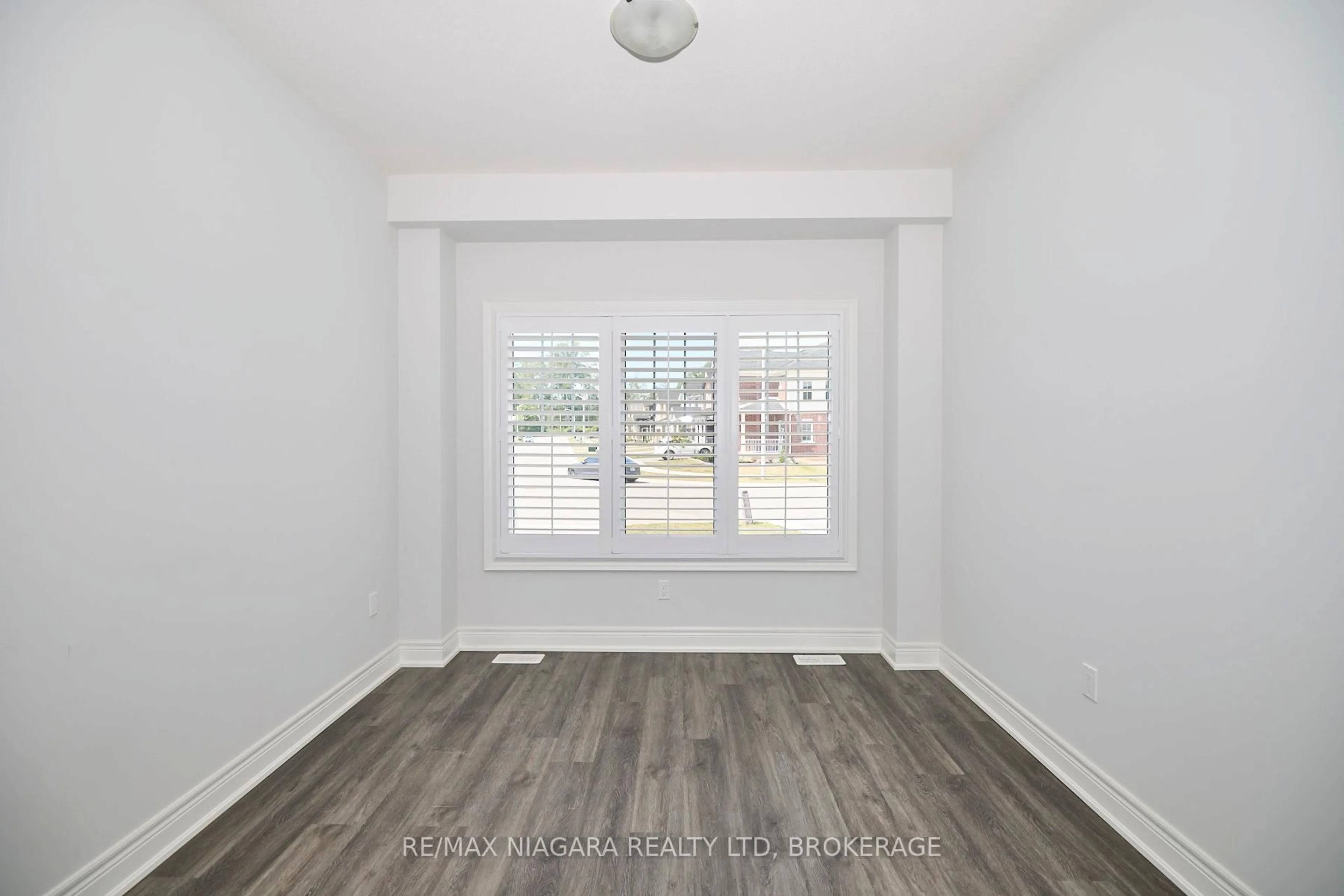 A pic of a room for 3624 Allen Tr, Fort Erie Ontario L0S 1N0