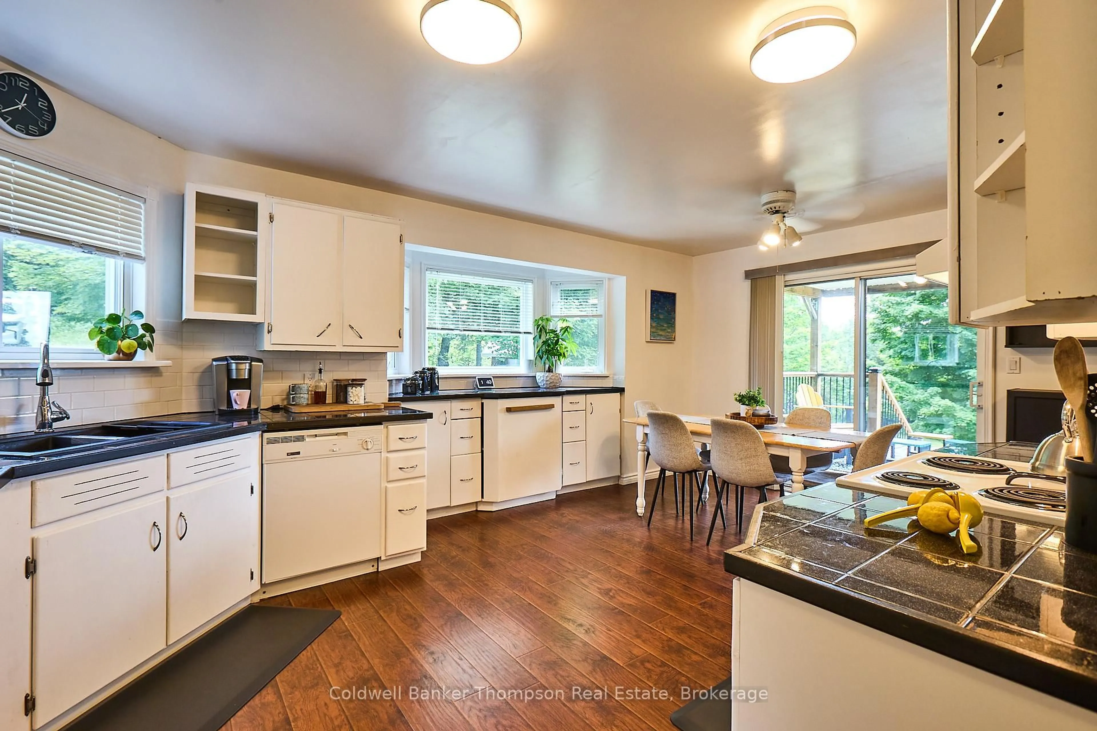 Open concept kitchen, ceramic/tile floor for 550 Valley View Rd, Strong Ontario P0A 1Z0