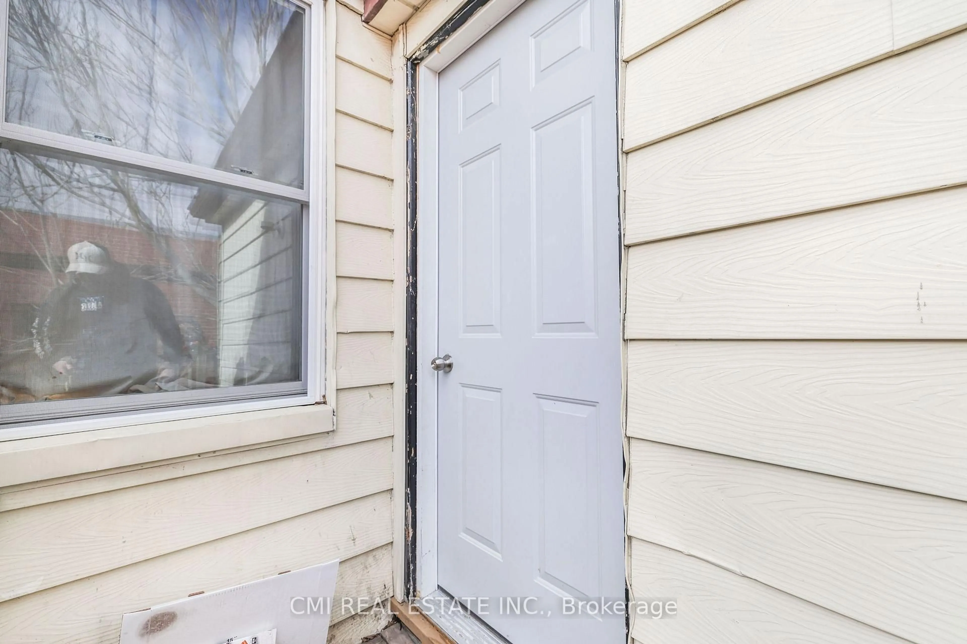 Unknown for 82 Marlborough St, Brantford Ontario N3T 2S3