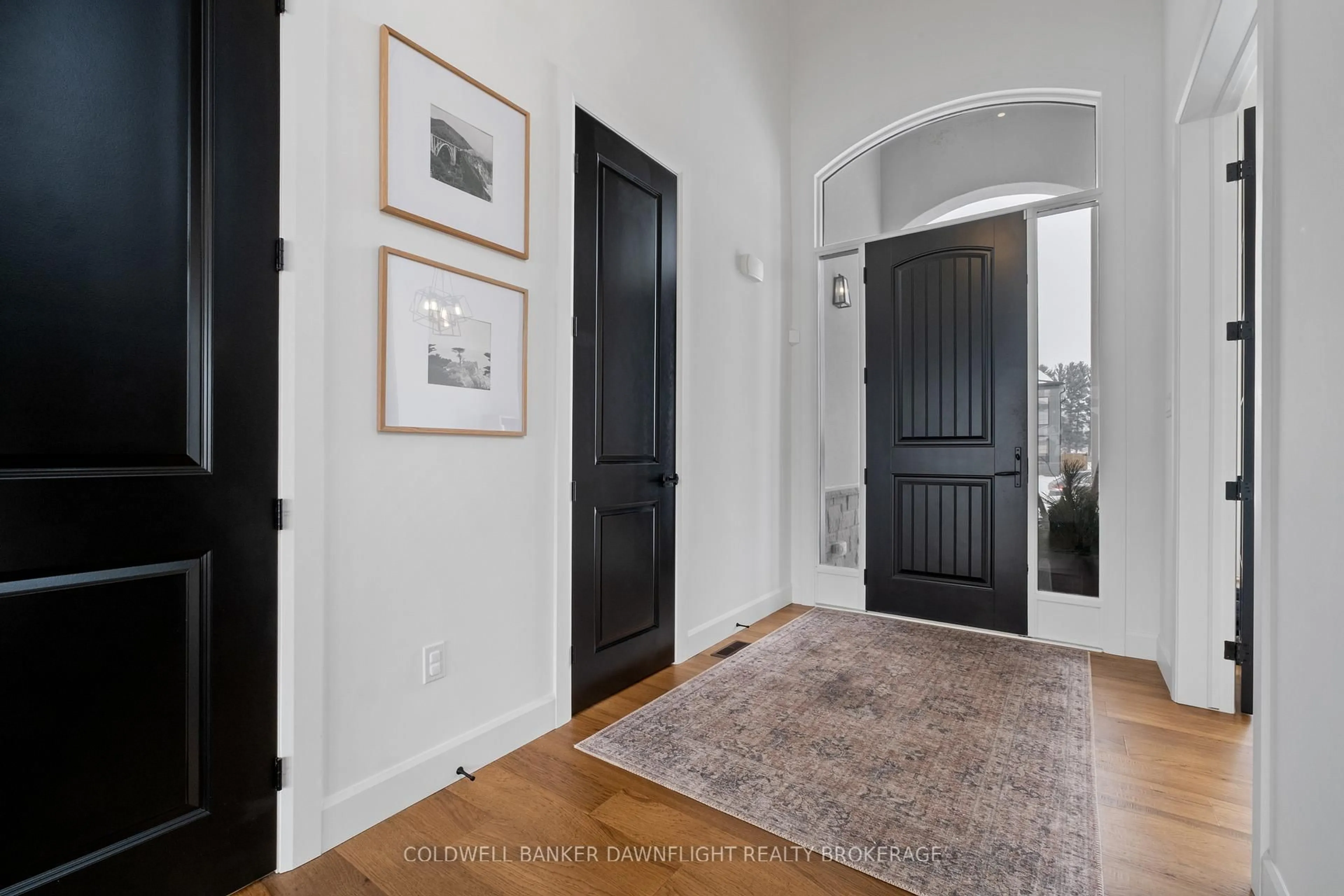 Indoor entryway for 160 Foxborough Pl, Thames Centre Ontario N0M 2P0
