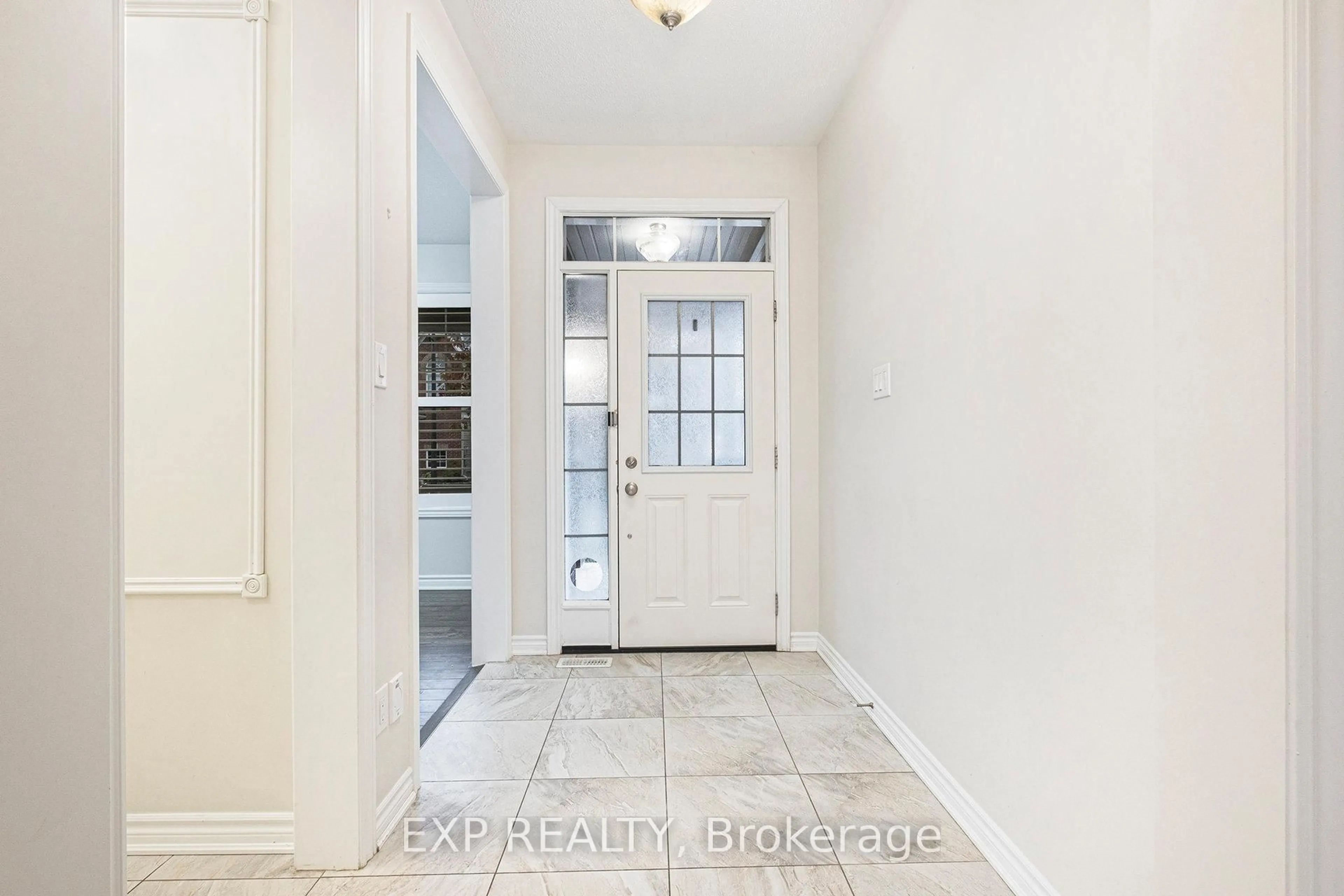 Indoor entryway for 186 Lamprey St, Ottawa Ontario K2J 6C3