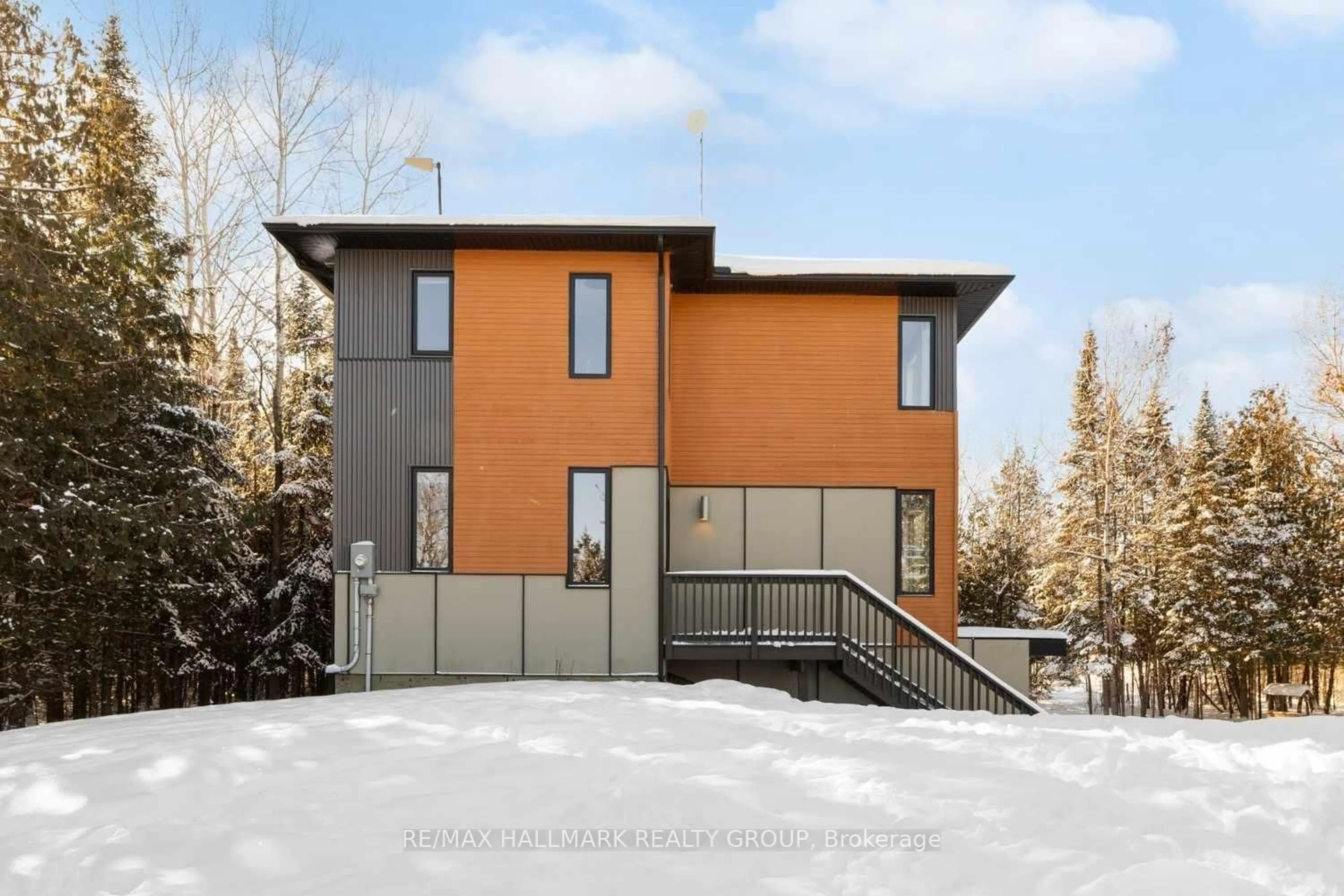 Home with vinyl exterior material, unknown for 3311 Barlow Cres, Ottawa Ontario K0A 1T0