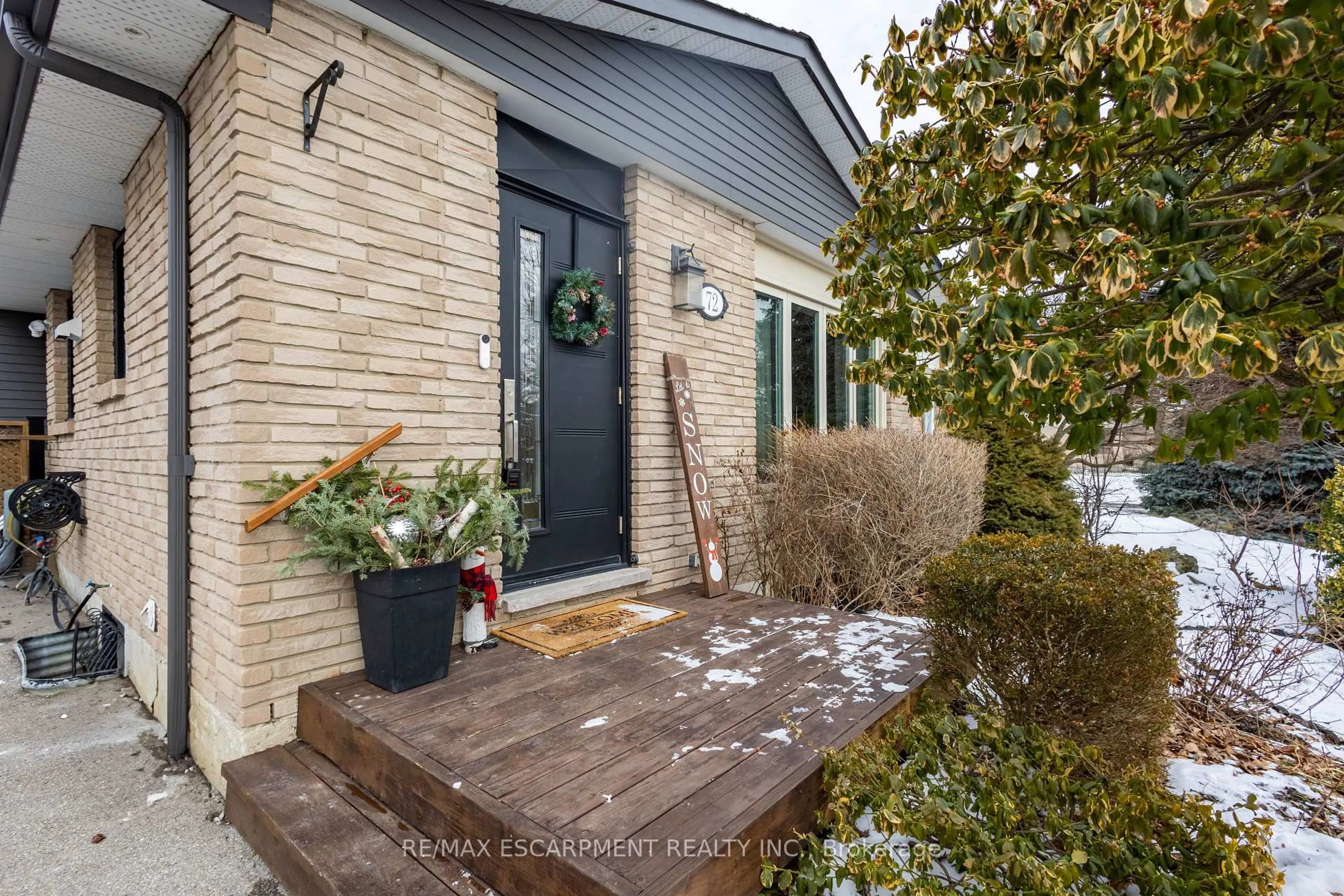 Home with brick exterior material, street for 72 Athenia Dr, Hamilton Ontario L8J 1S8