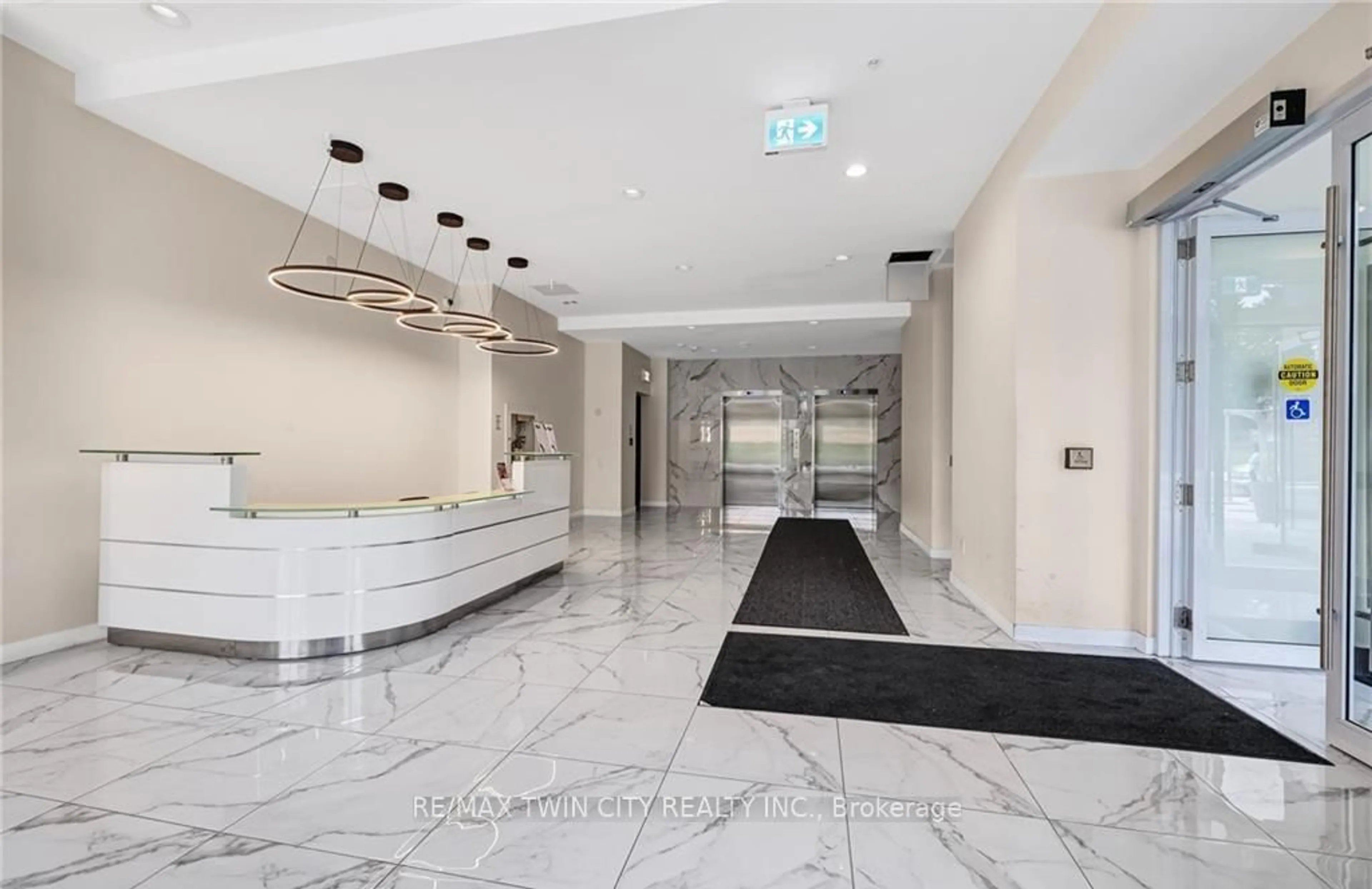 Lobby for 128 King St #807, Waterloo Ontario N2J 0E9