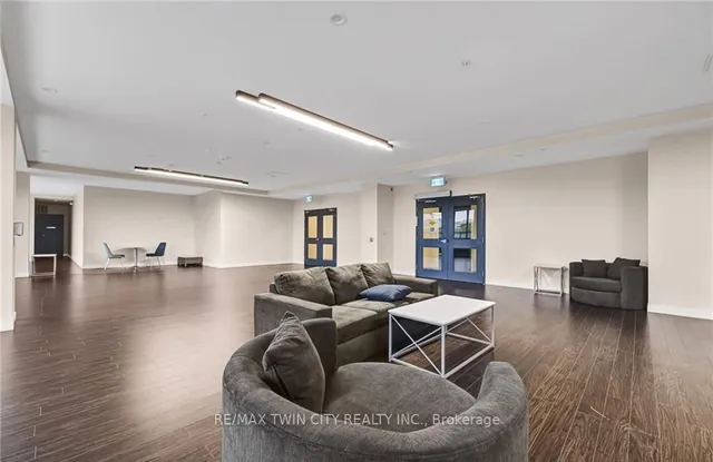 128 King St #807, Waterloo 3