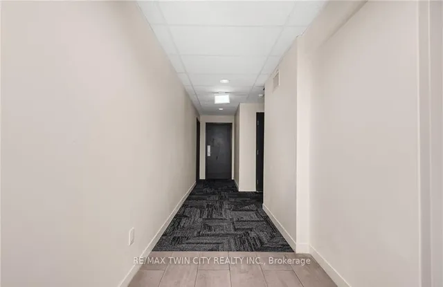 128 King St #807, Waterloo 5